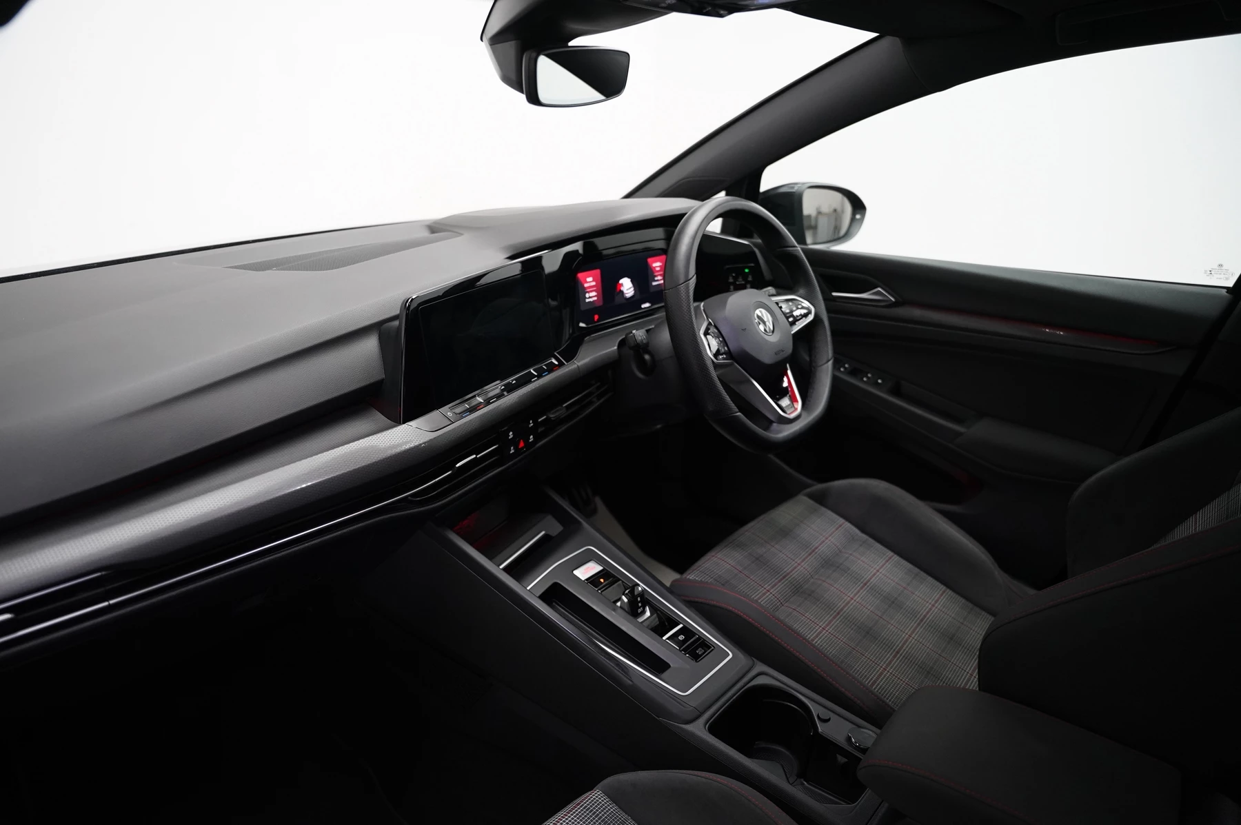 Volkswagen-Golf-image-1