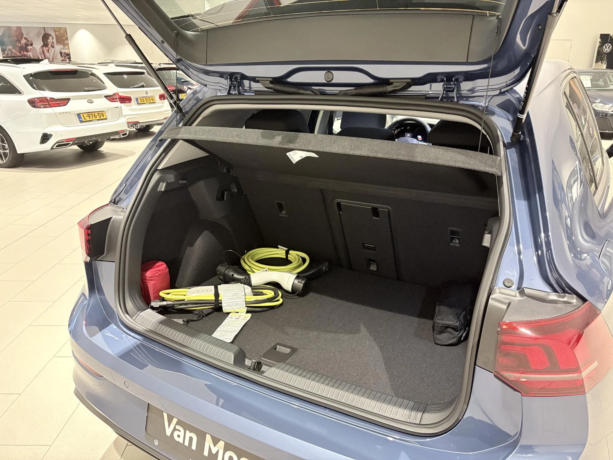 Volkswagen-Golf-image-4