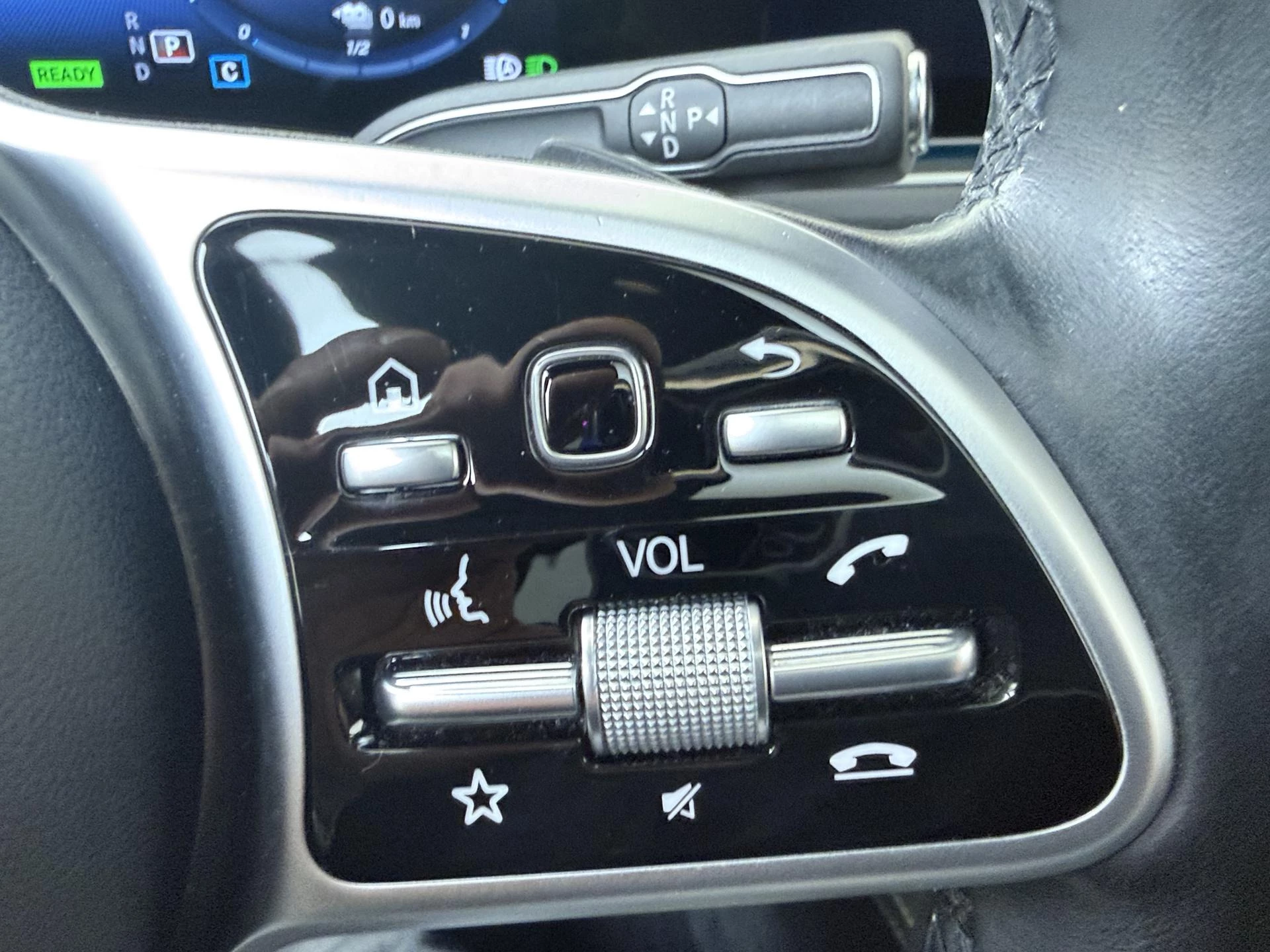 Mercedes-Benz-GLE-image-13