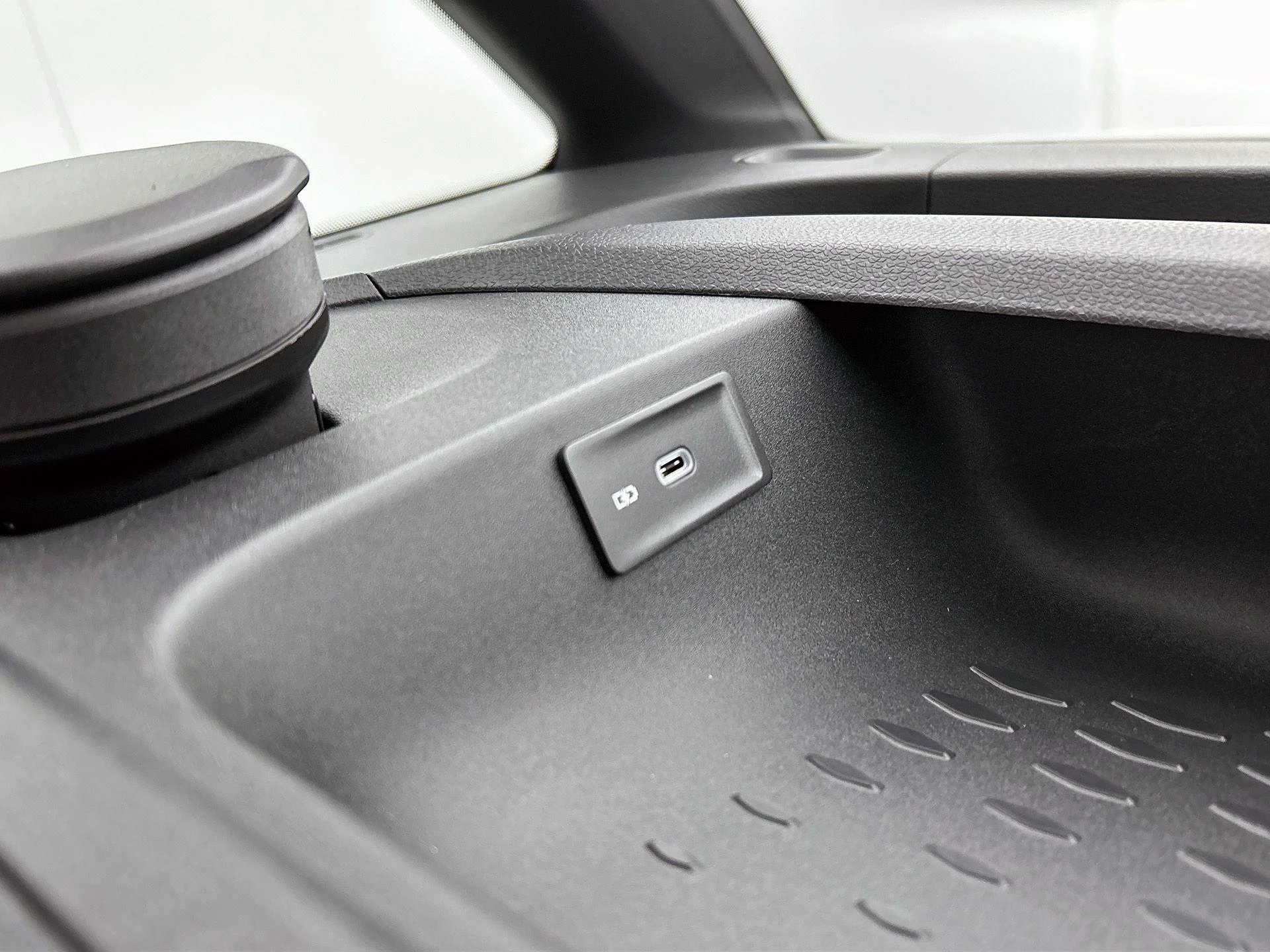 Volkswagen-ID. Buzz Cargo-image-36