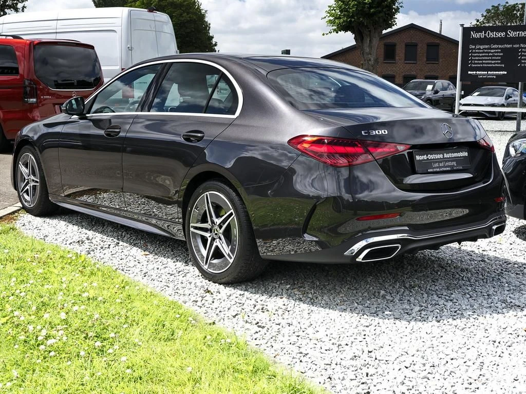 Mercedes-Benz-C-Klasse 300-image-5