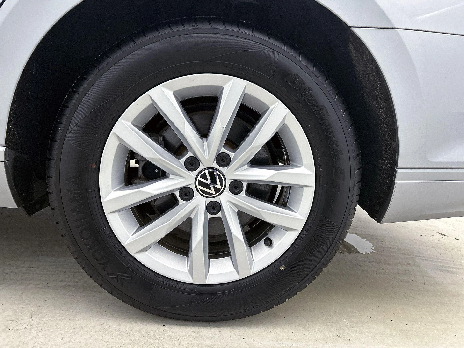 Volkswagen-Passat-image-35
