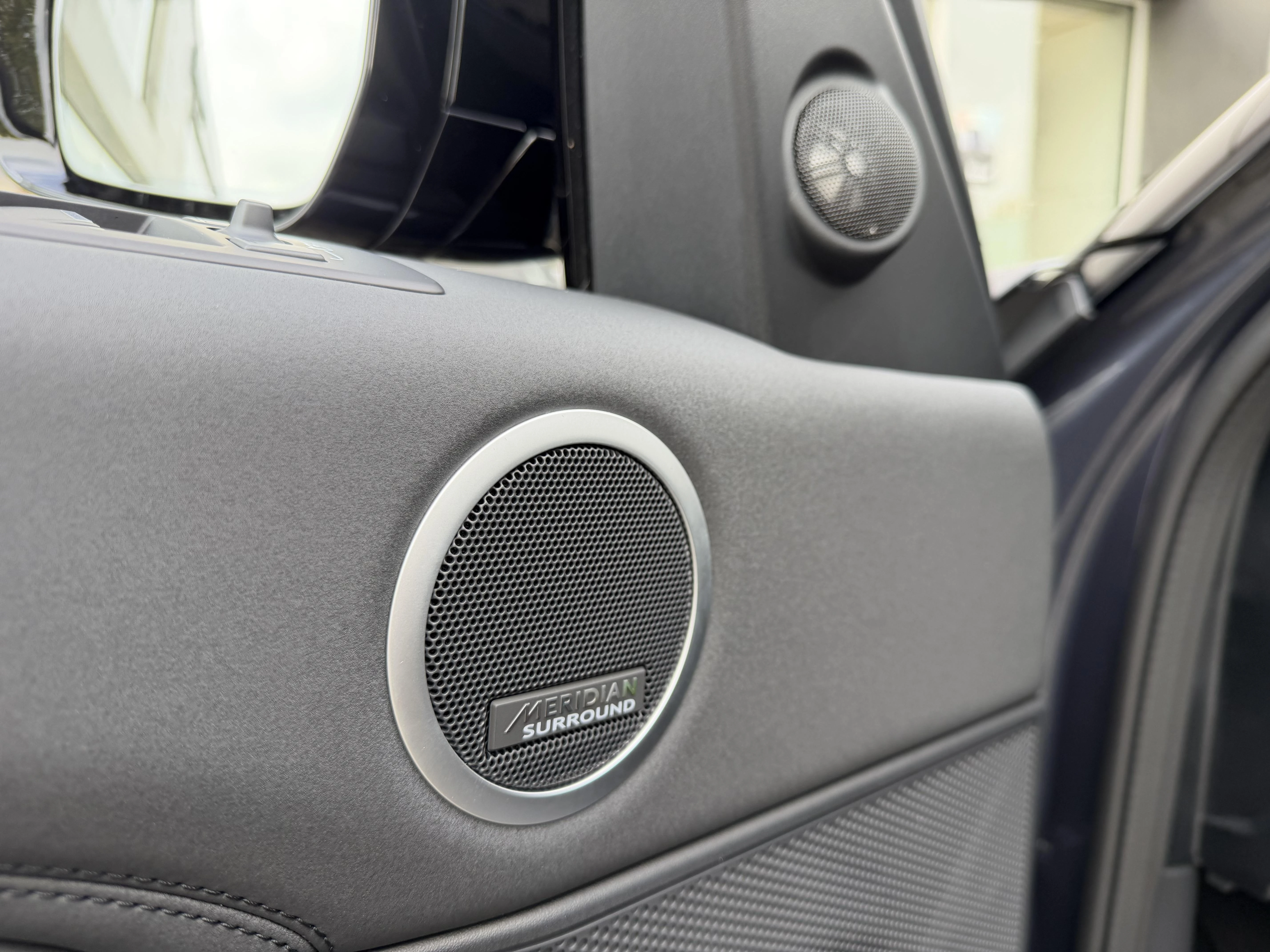 Land Rover-Discovery-image-31