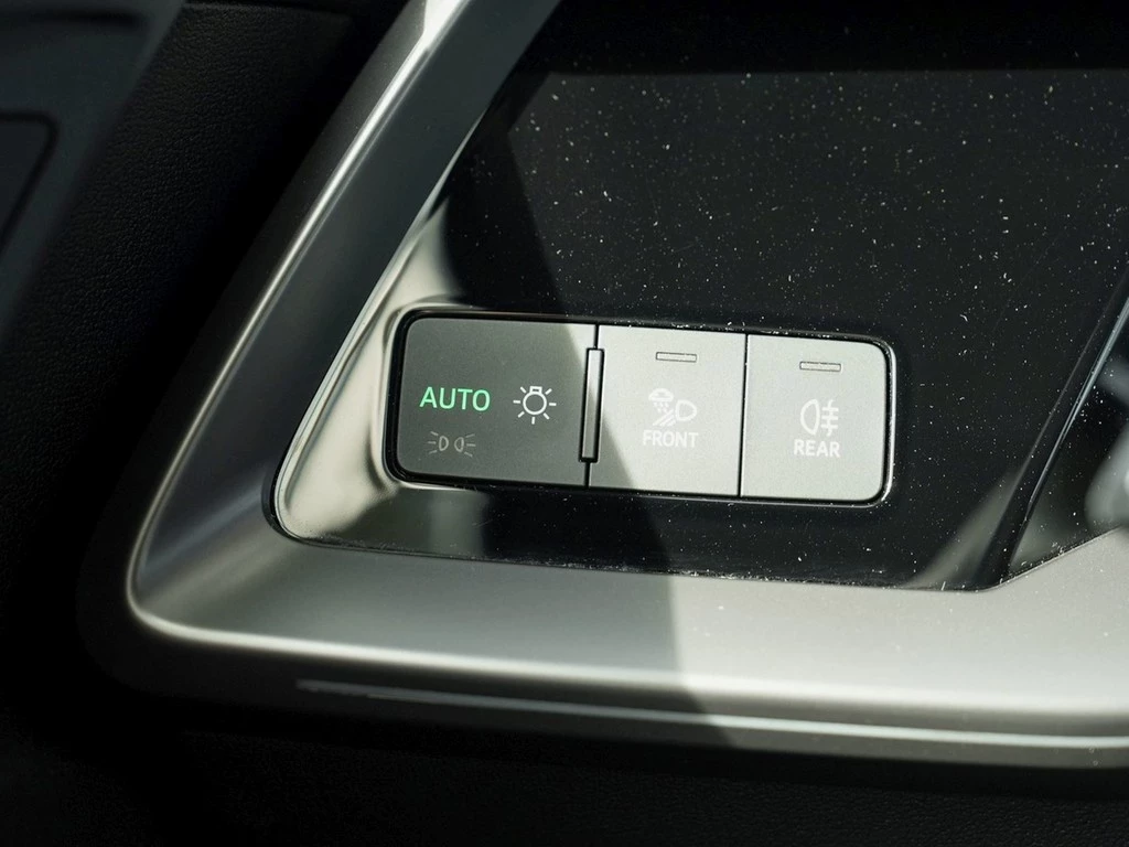 Audi RS3 Lim. TFSI qu. S tronic /MatrixLED/HuD/SAGA