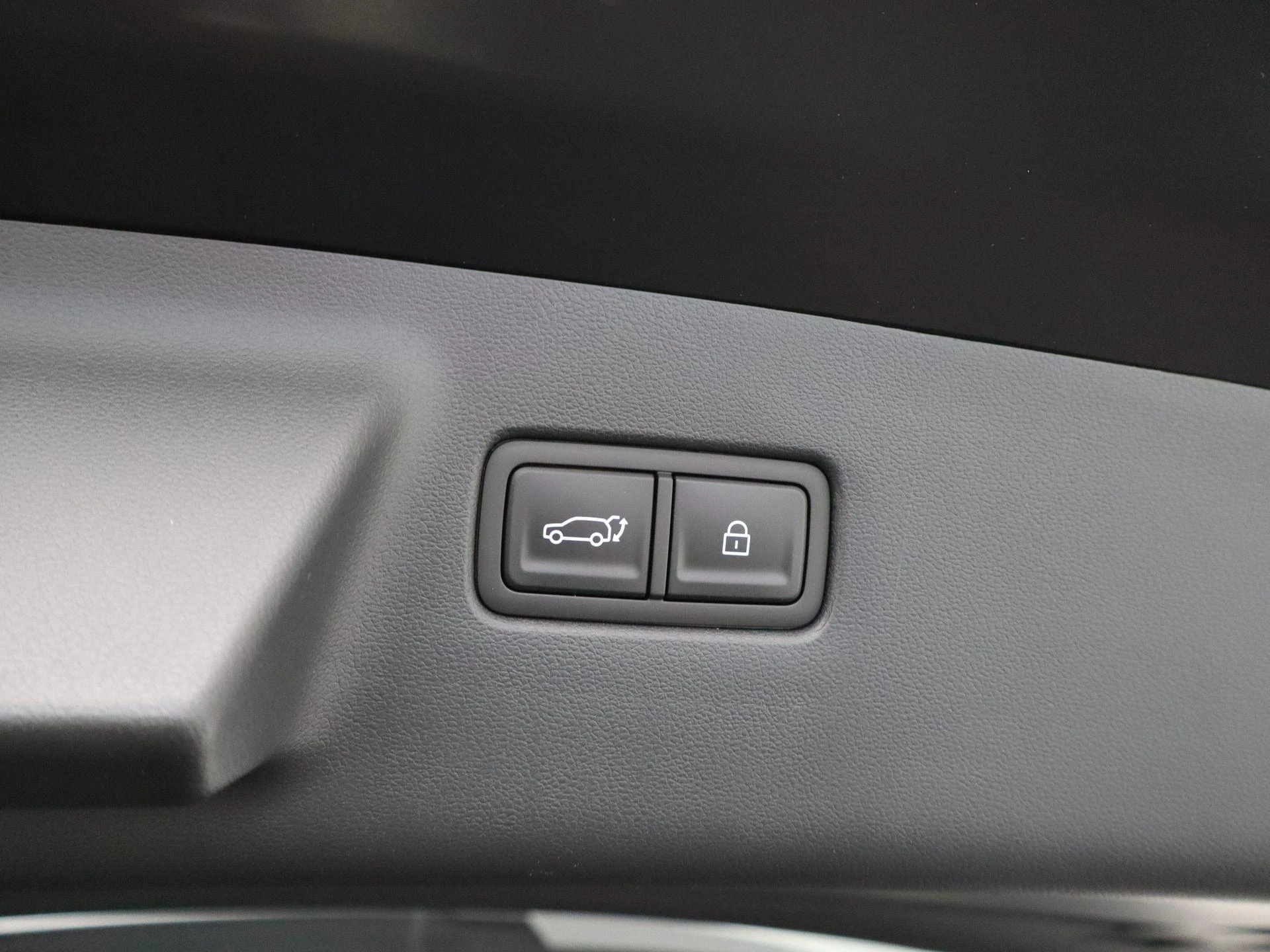 Hyundai-Santa Fe-image-31