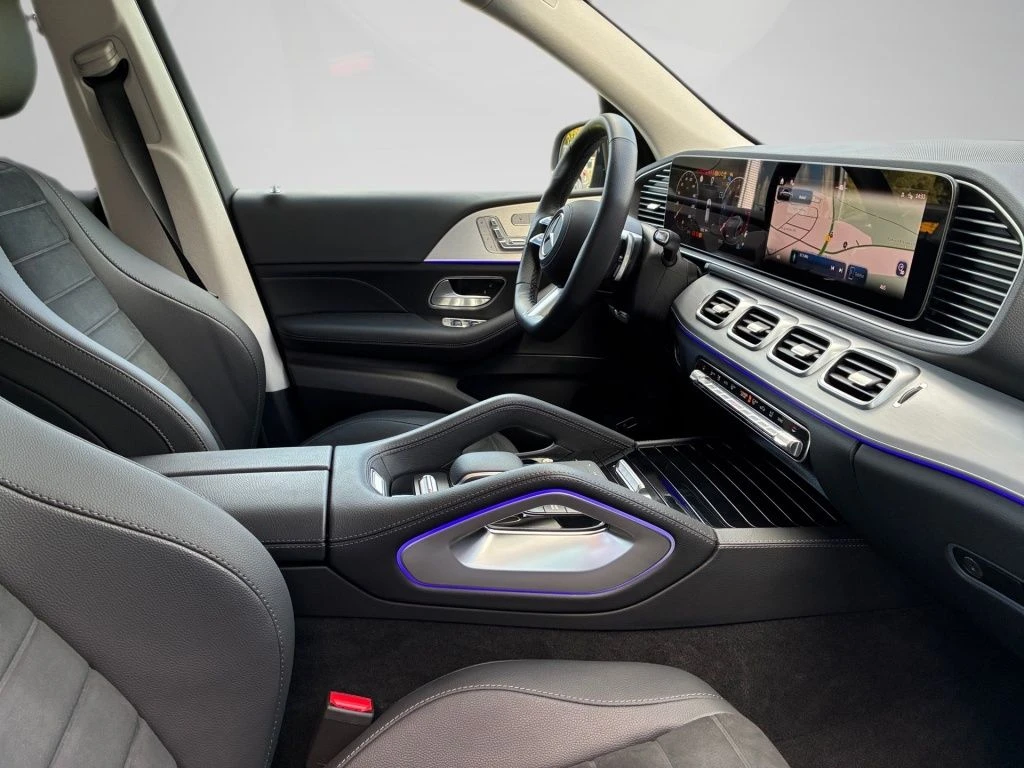 Mercedes-Benz-GLE 300 d-image-15