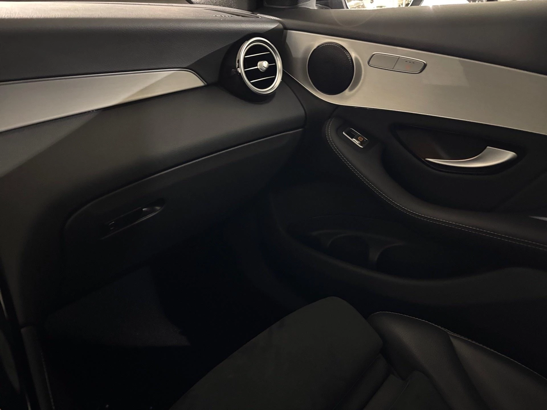 Mercedes-Benz-GLC-image-8