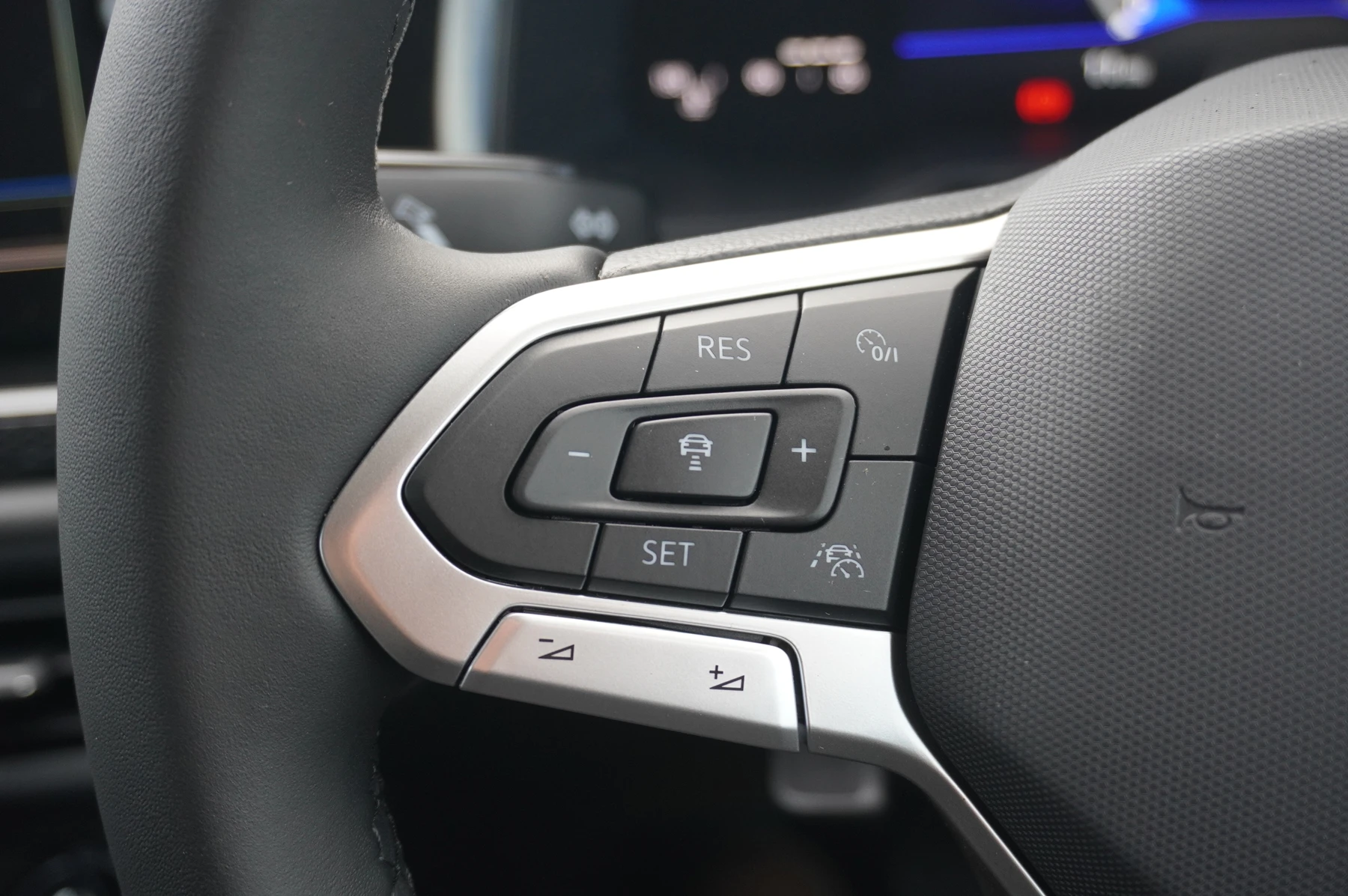 Volkswagen-Polo-image-25