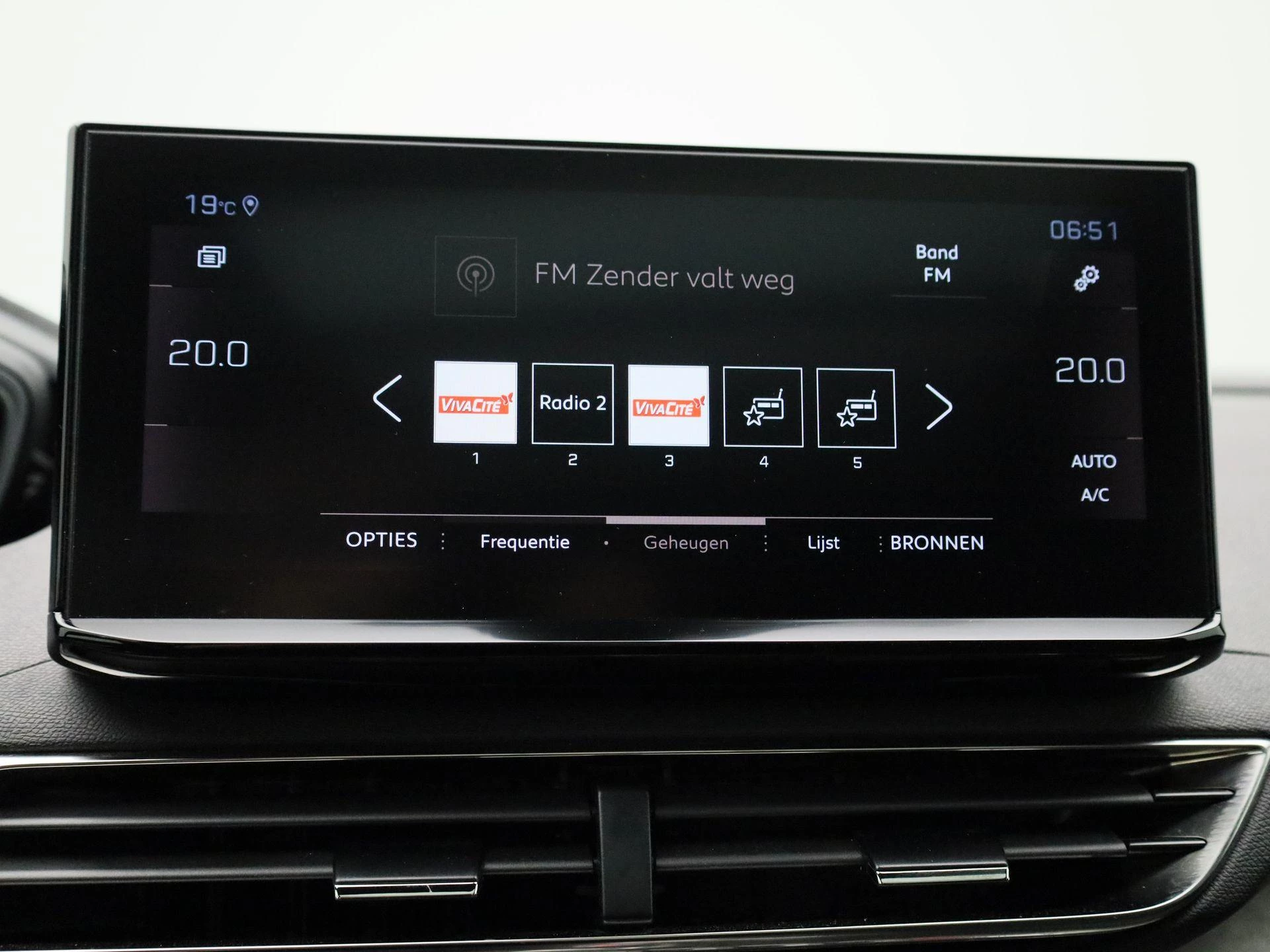 Peugeot-5008-image-17