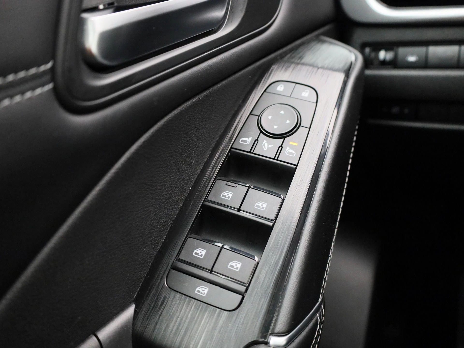 Nissan-QASHQAI-image-27