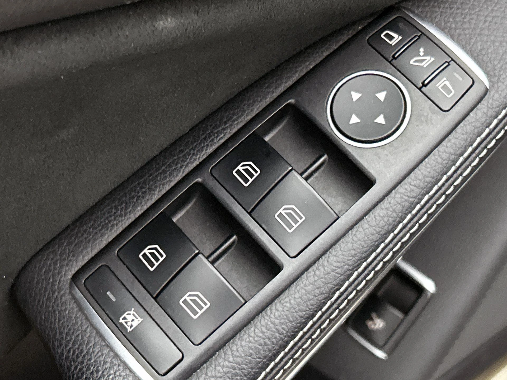 Mercedes-Benz CLA 180 Business Solution AMG Upgrade Edition