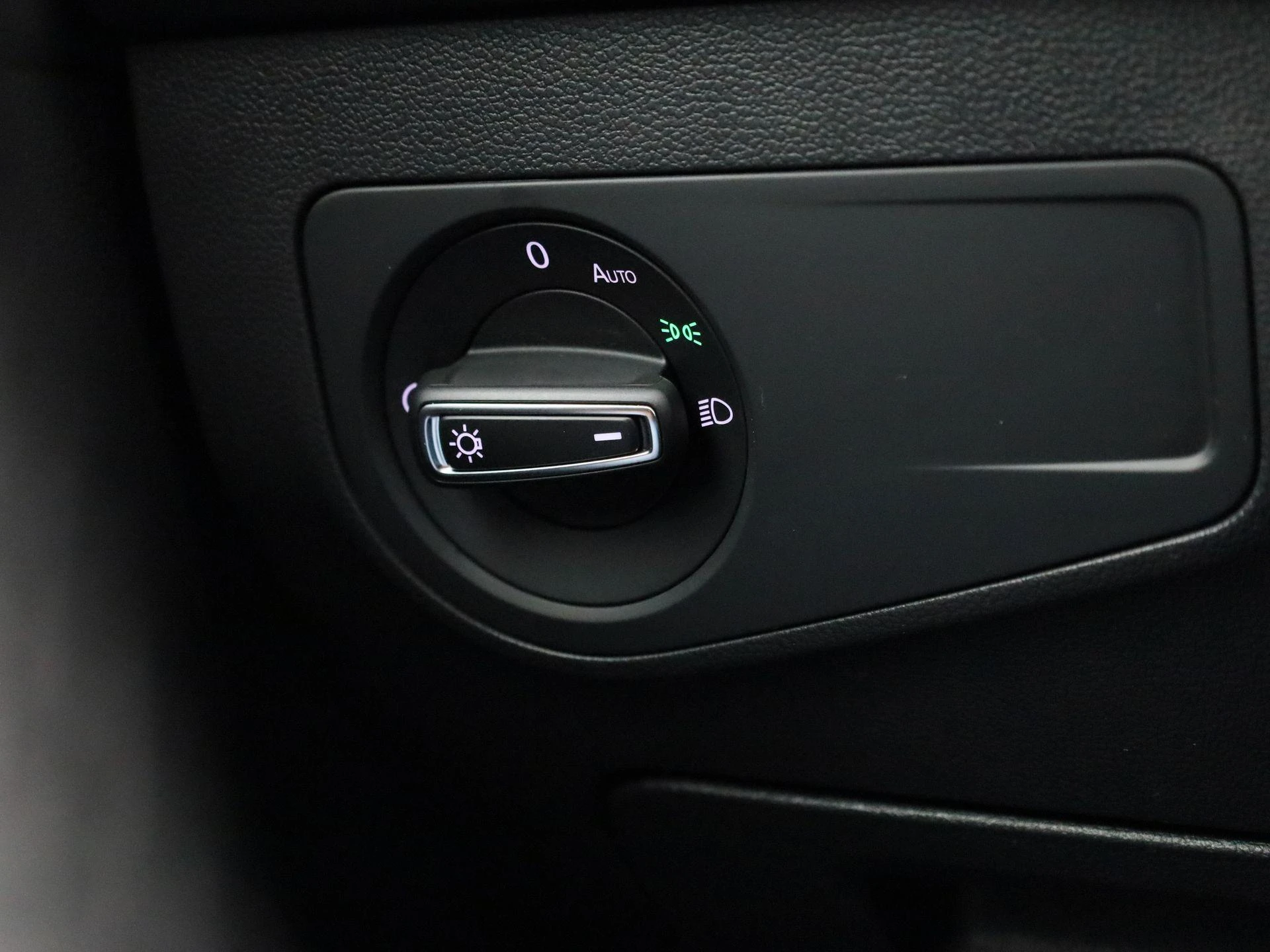 Volkswagen-Tiguan-image-24