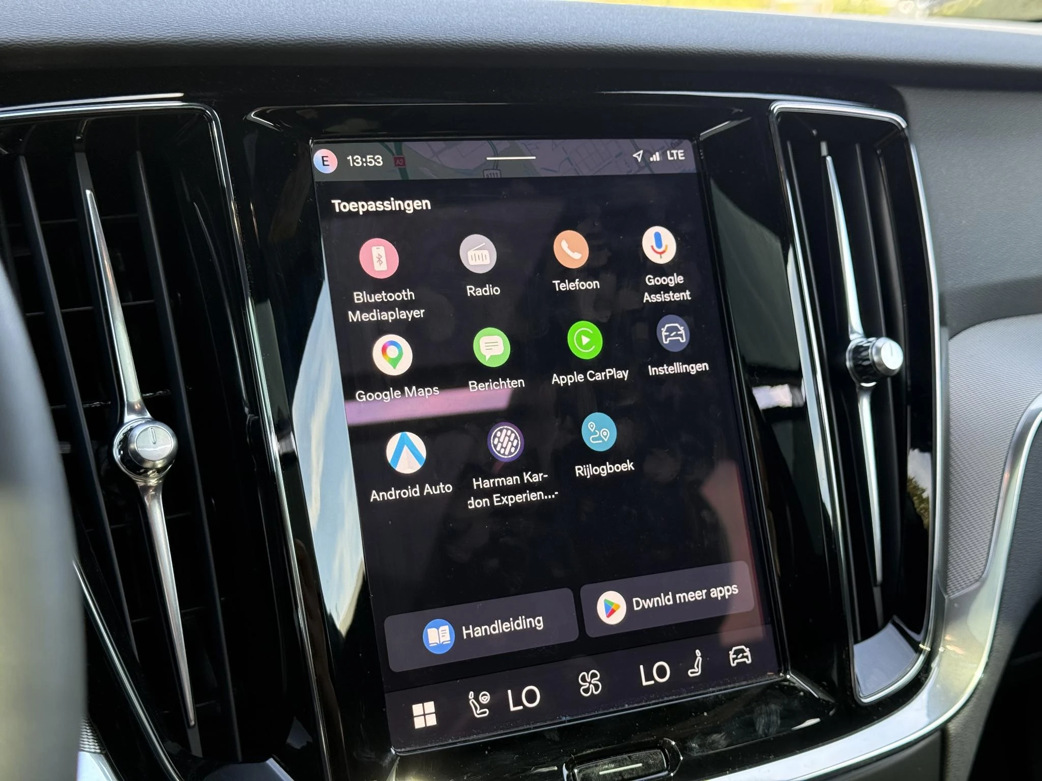 Volvo-V60-image-24