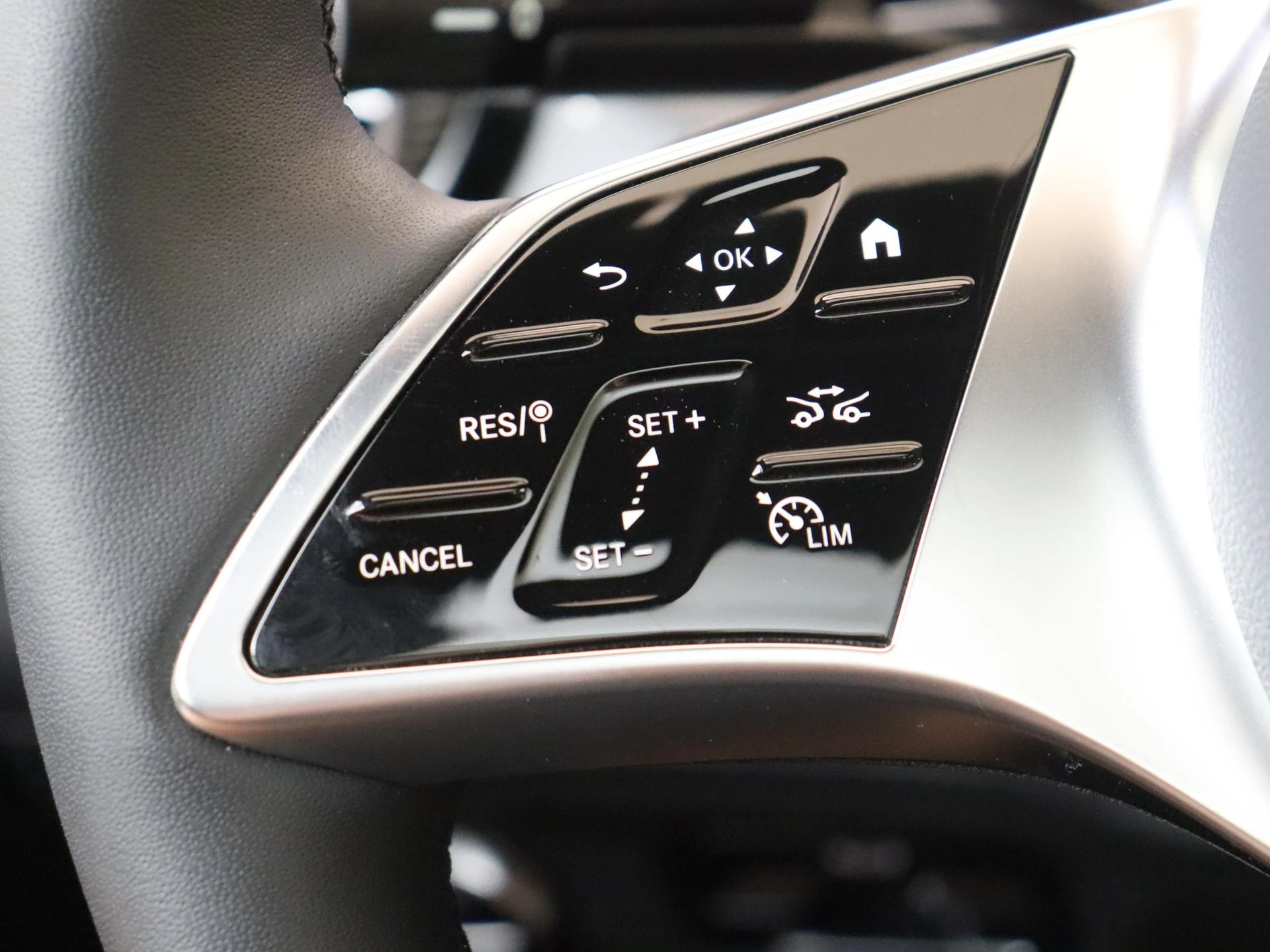 Mercedes-Benz EQE 300 Business Solution Luxury 90 kWh