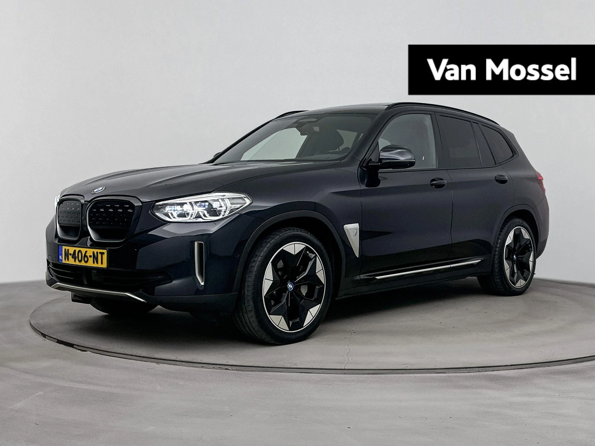 BMW-iX3-image-0