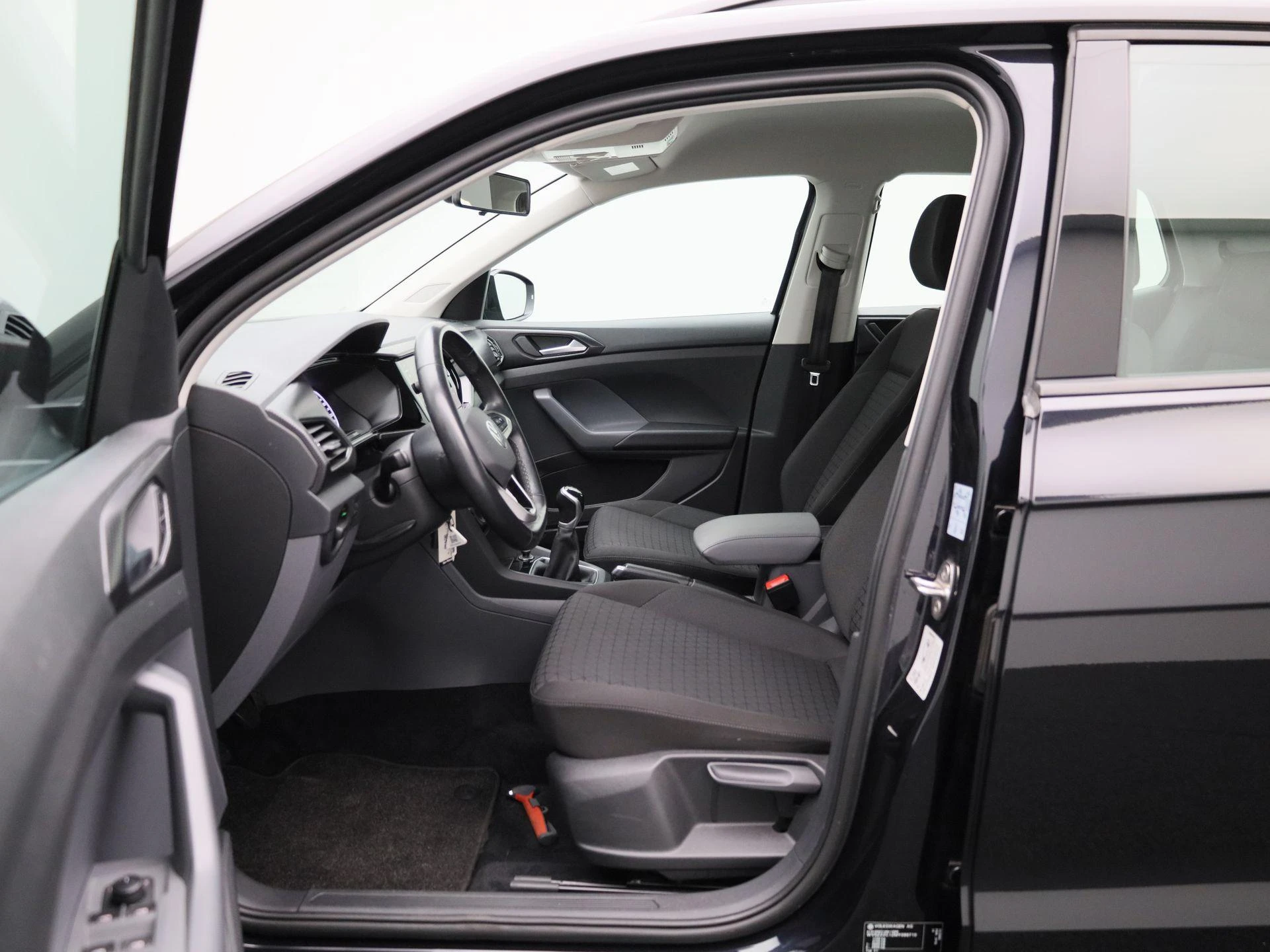 Volkswagen-T-Cross-image-8