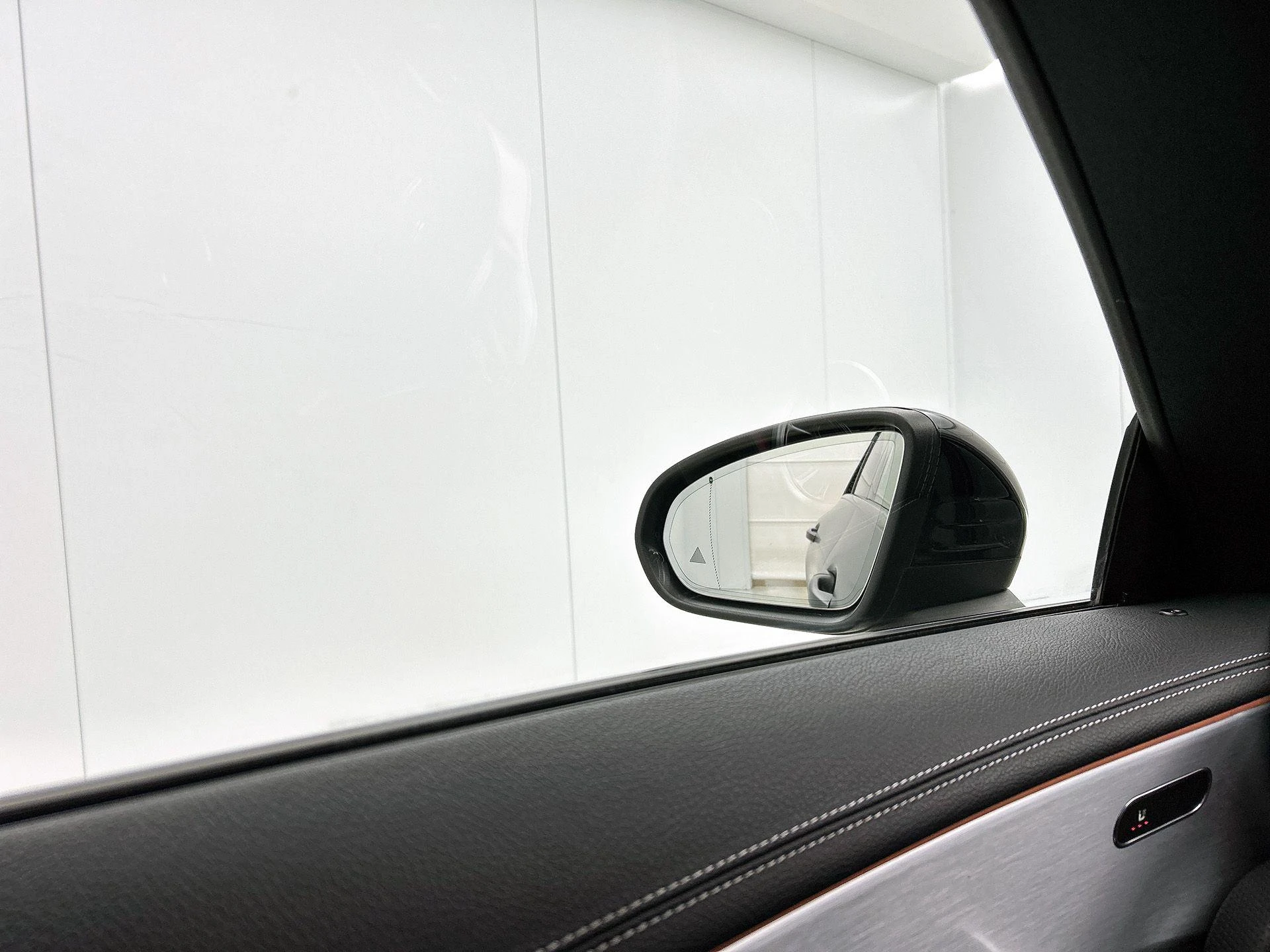 Mercedes-Benz-CLA-image-24