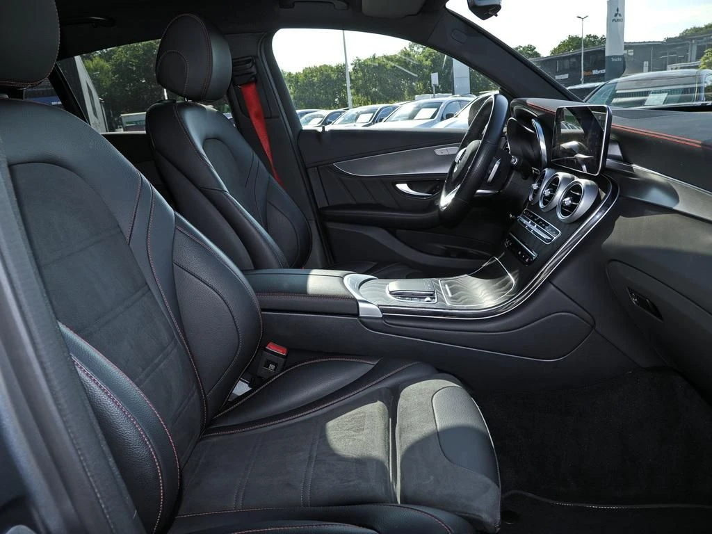 Mercedes-Benz-GLC 200-image-12