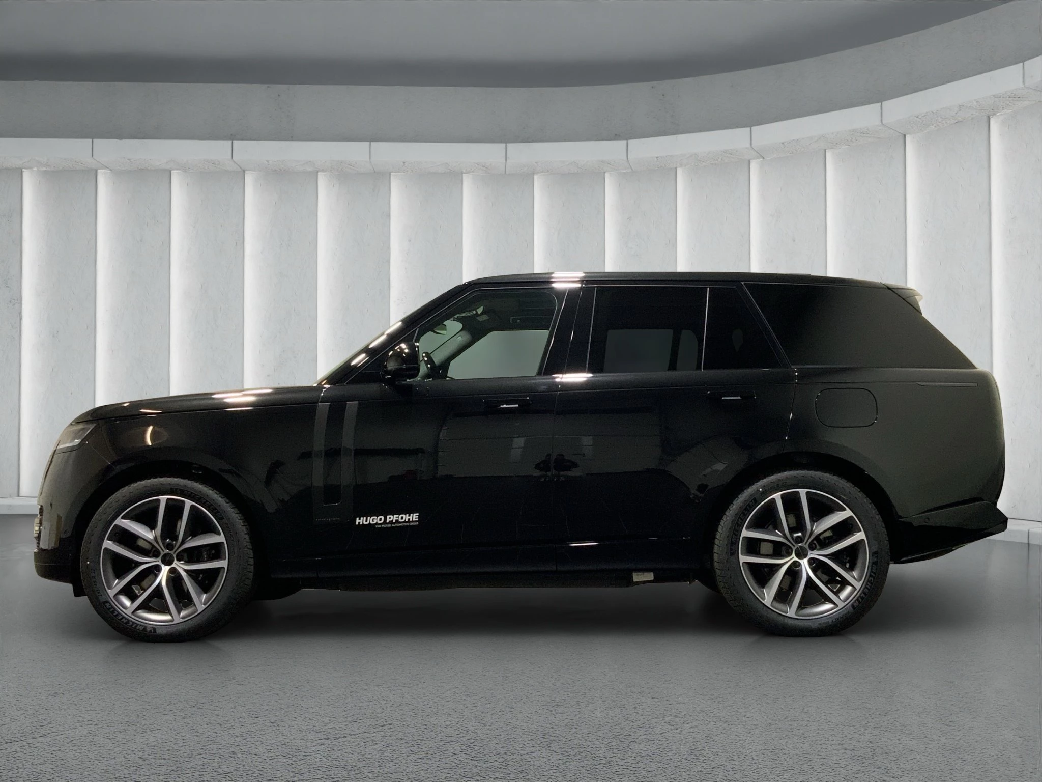 Land Rover-Range Rover-image-4