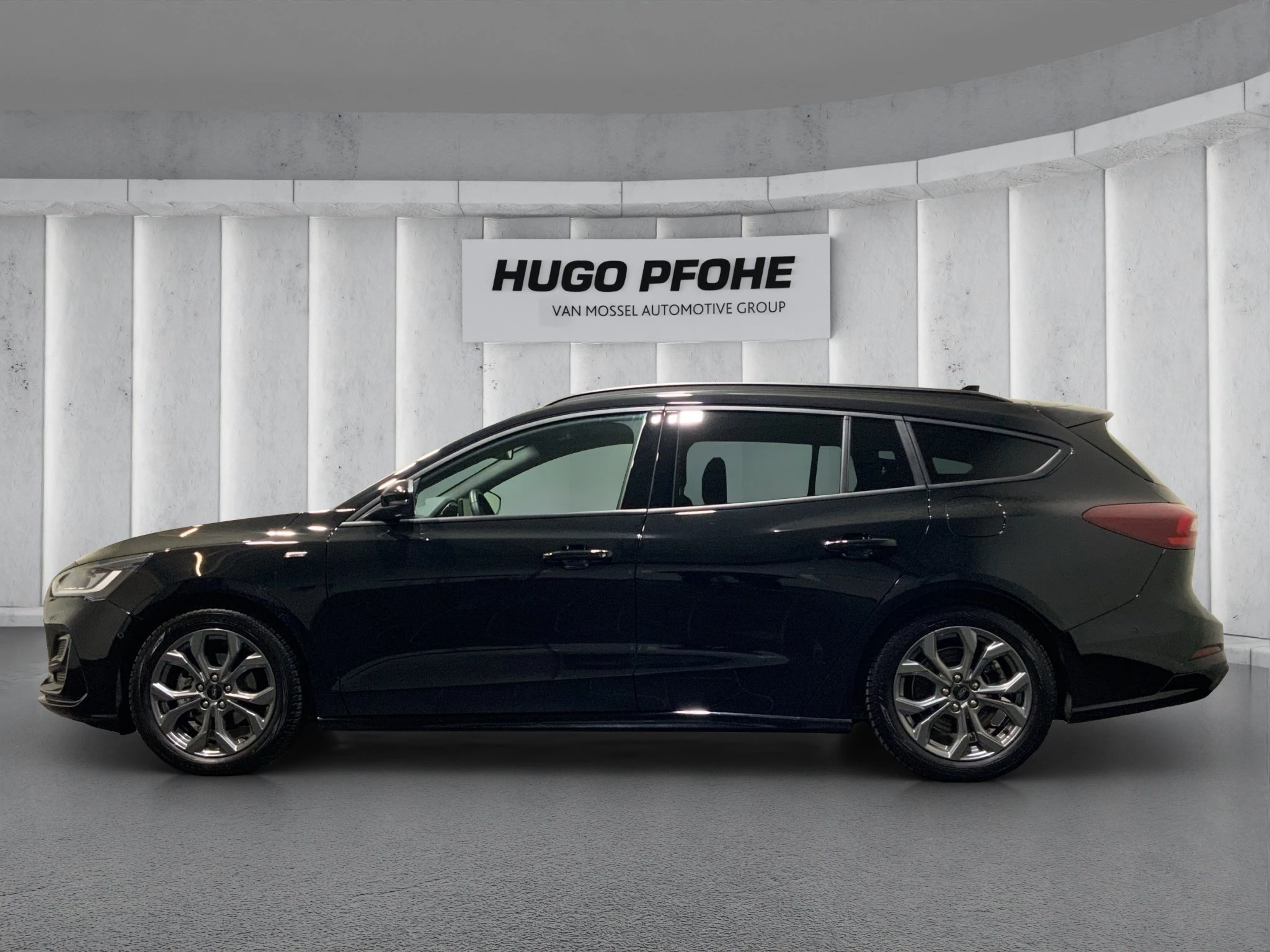 Ford Focus ST-Line X Turnier Aut.*AHK*ACC*HUD*KAM*NAVI*WINTER-PKT.