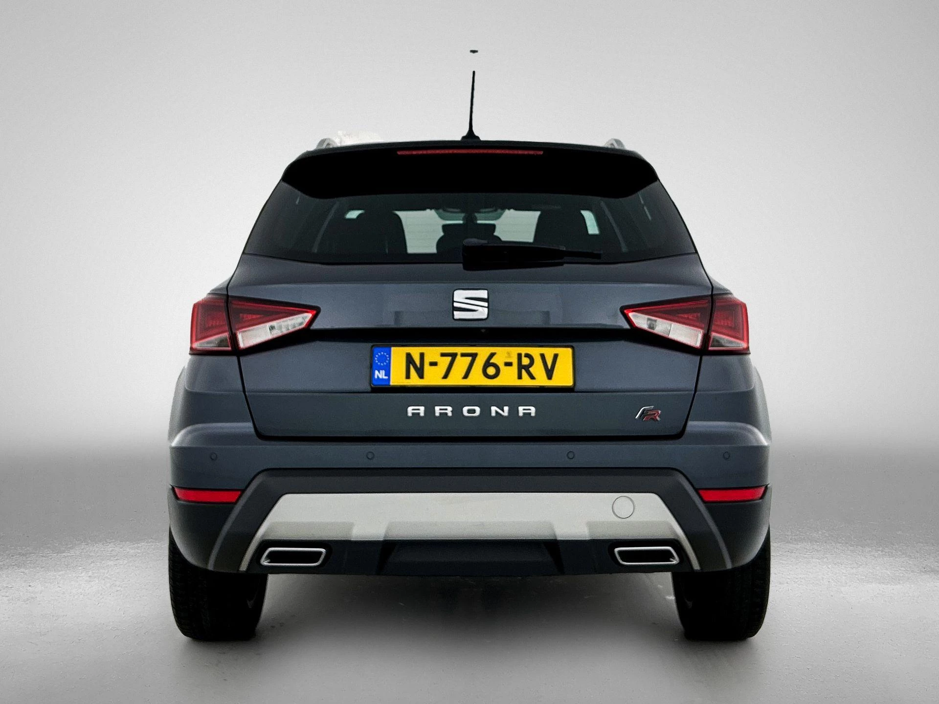 SEAT-Arona-image-2