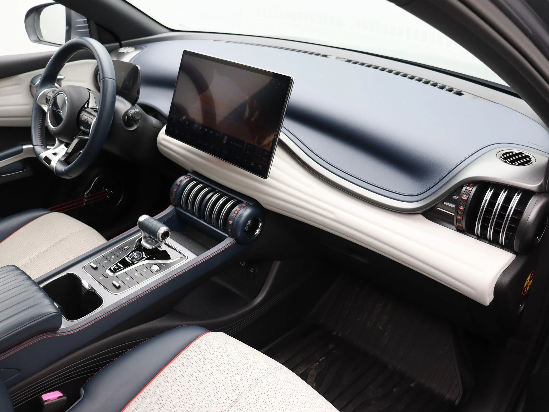 BYD-ATTO 3-image-23