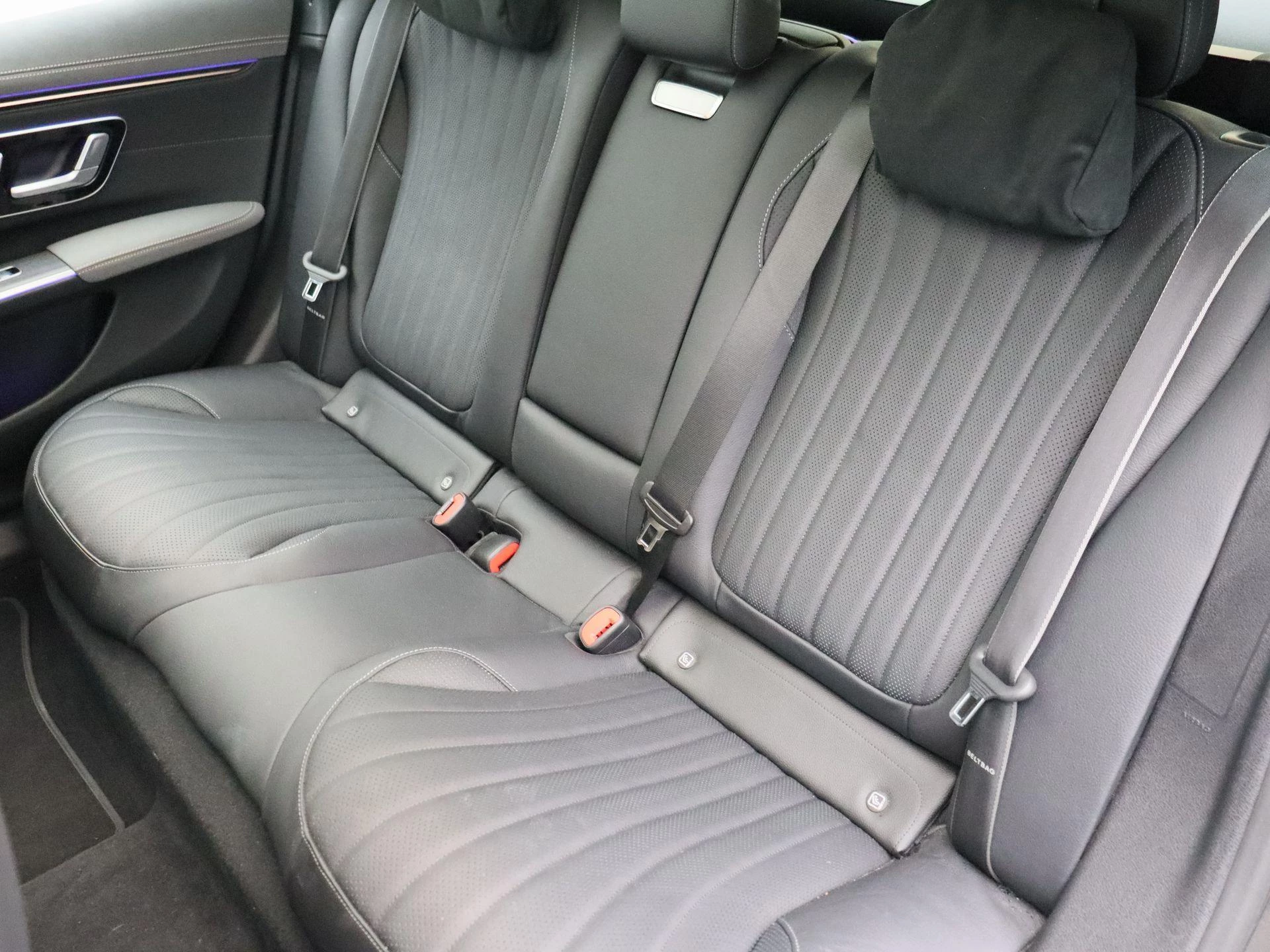 Mercedes-Benz-EQS-image-11