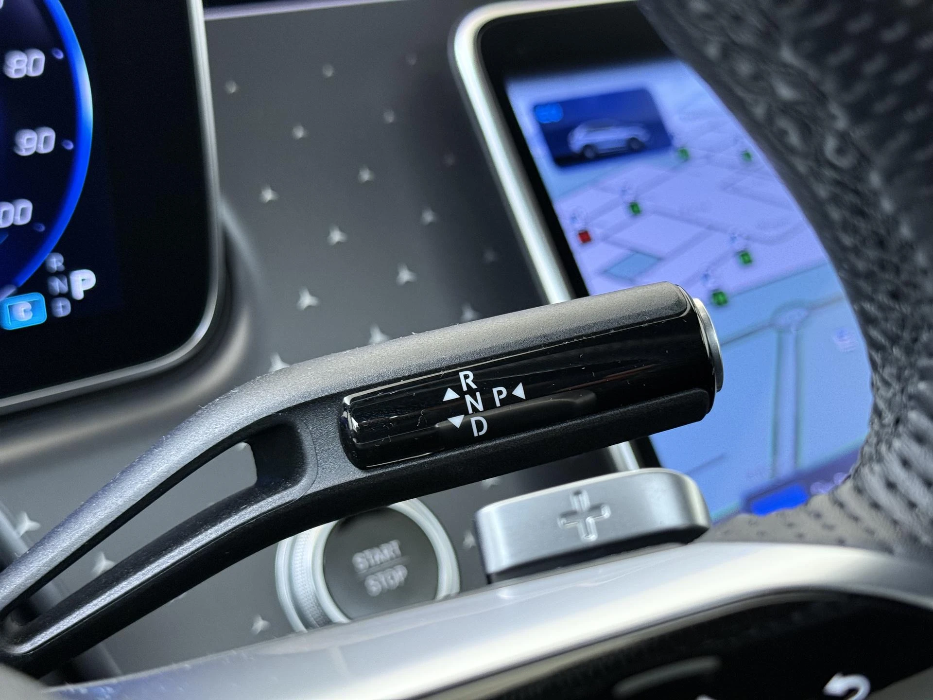 Mercedes-Benz-EQE-image-13