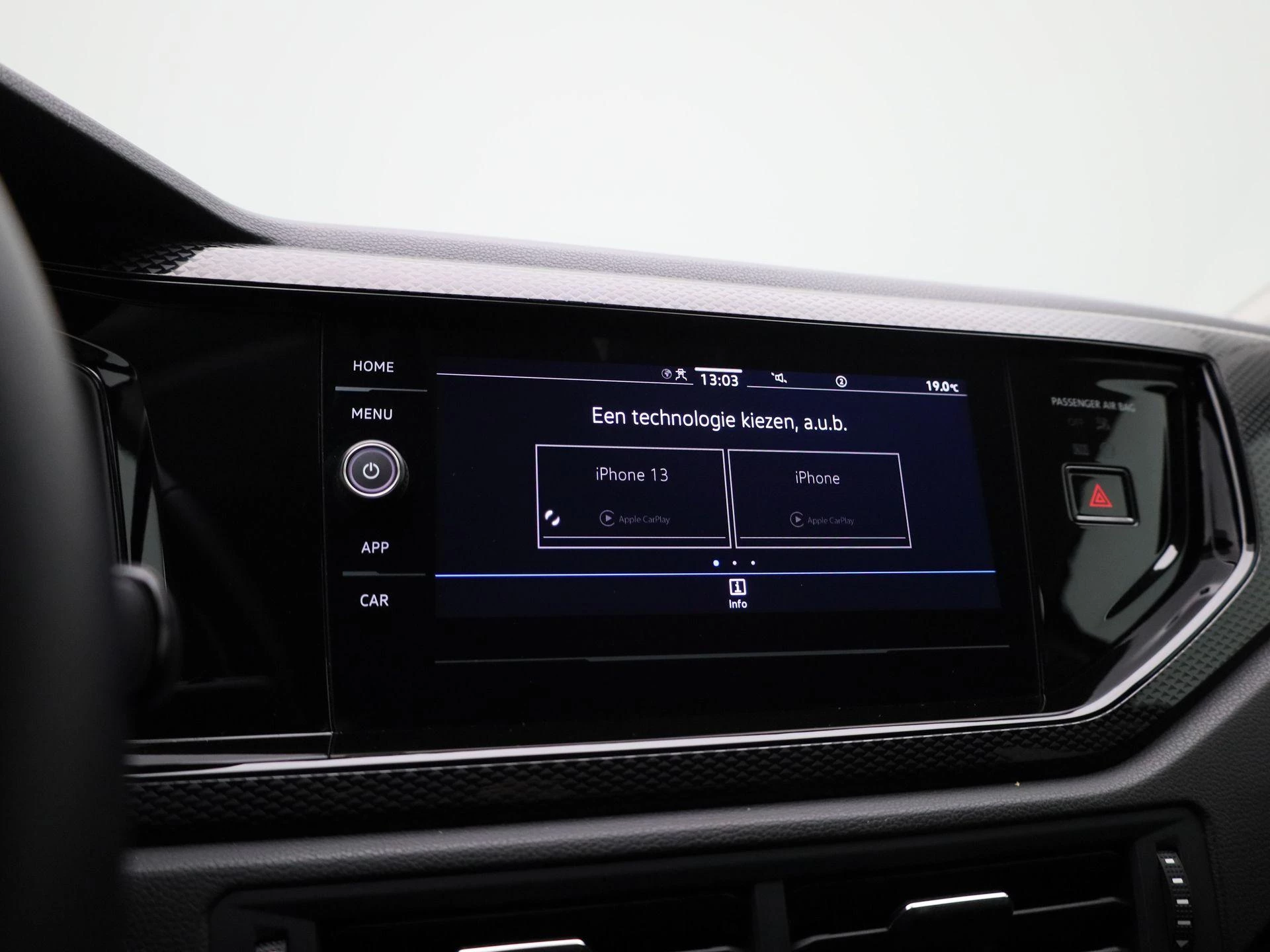 Volkswagen-Polo-image-22