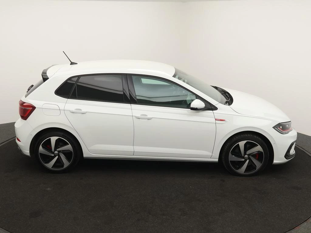 Volkswagen-Polo-image-8