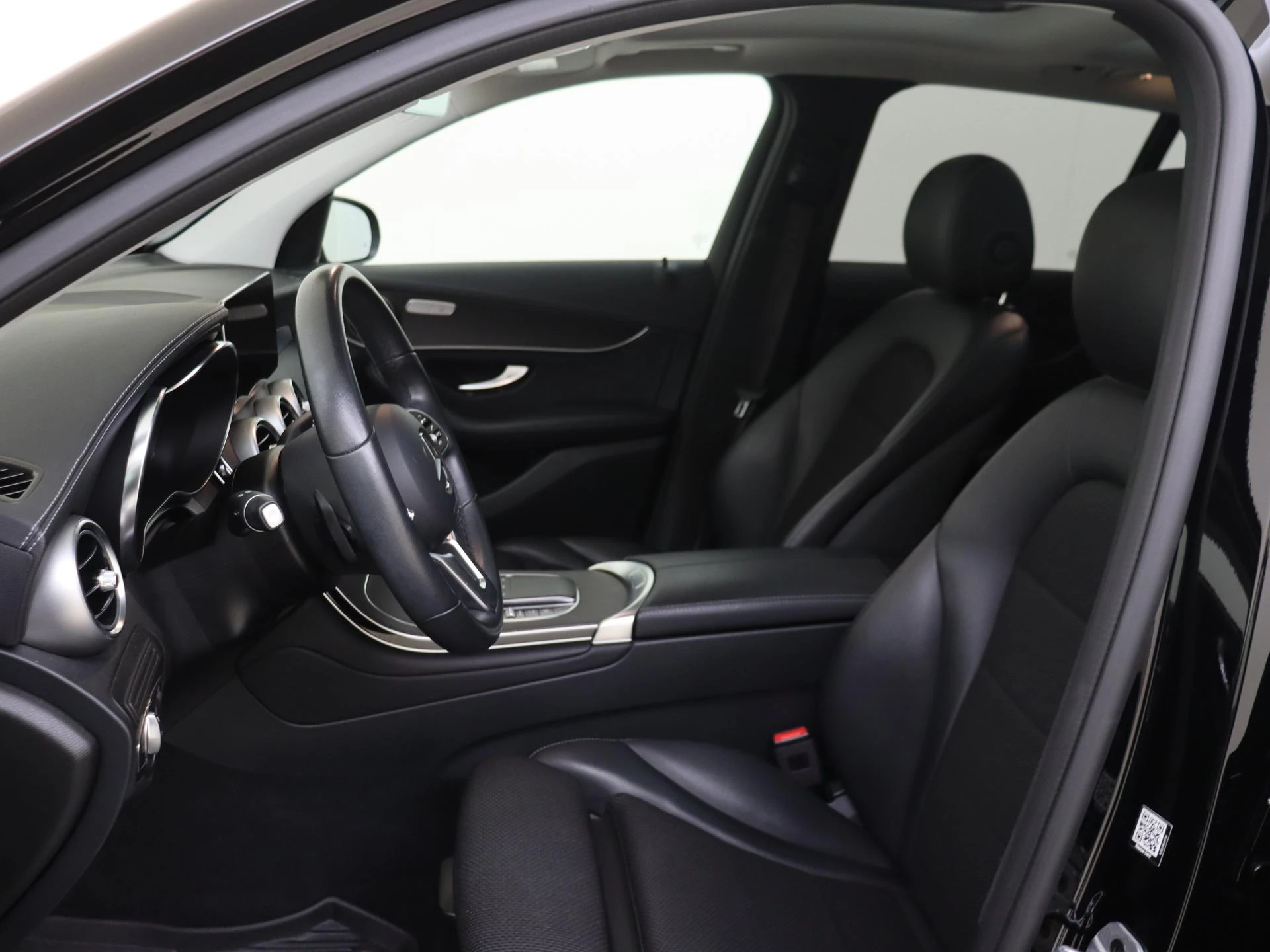 Mercedes-Benz-GLC-image-10