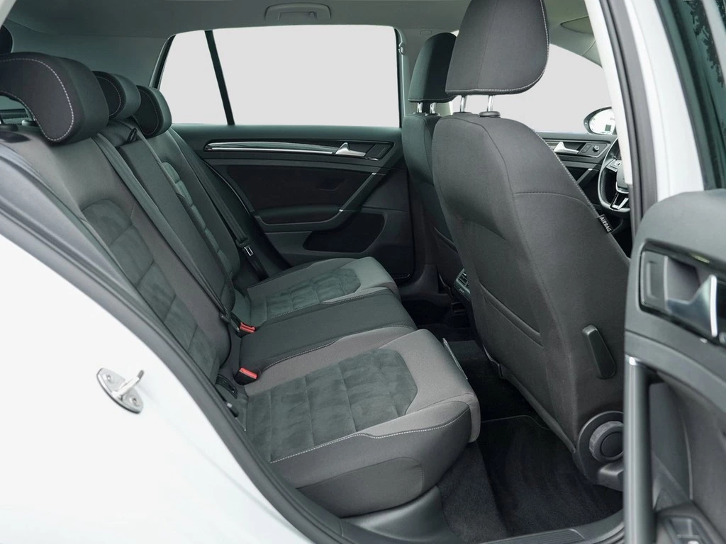 Volkswagen Golf 1.5 TSI Highline R-Line *LED*Navi*PDC*Climatronic*Sitzheizung*17" Alufelgen*