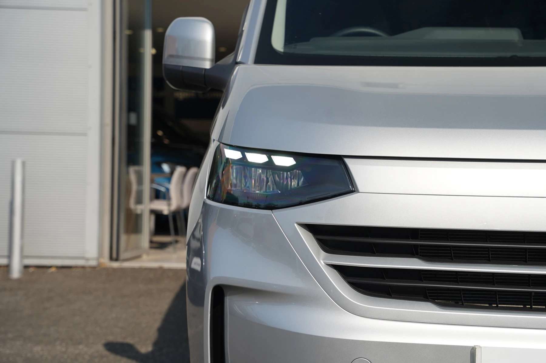 Volkswagen-Transporter-image-35