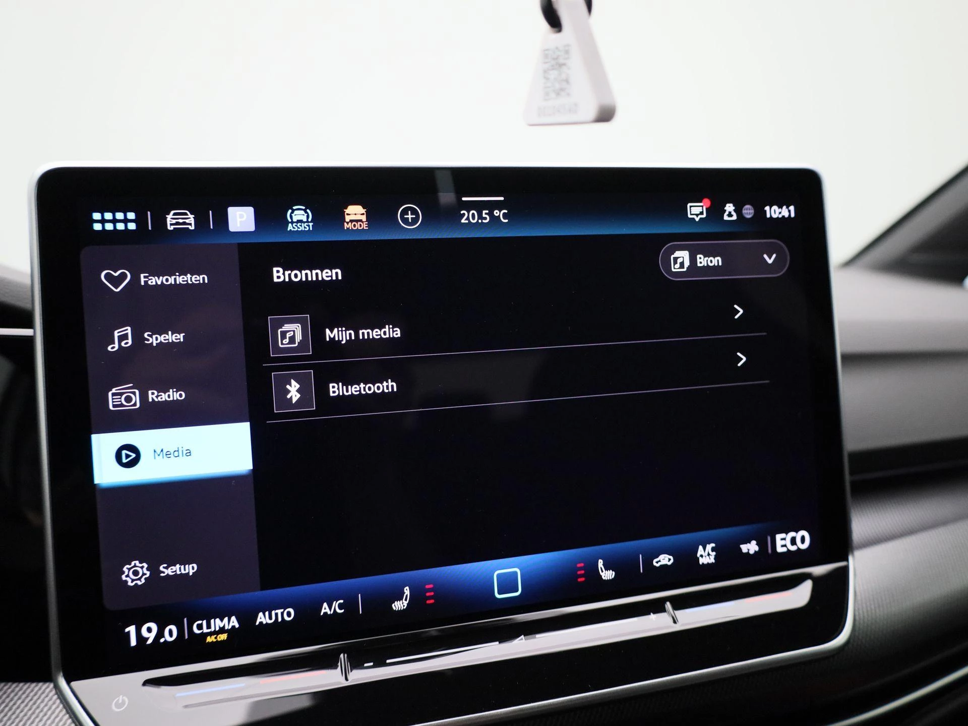 Volkswagen-Golf-image-19