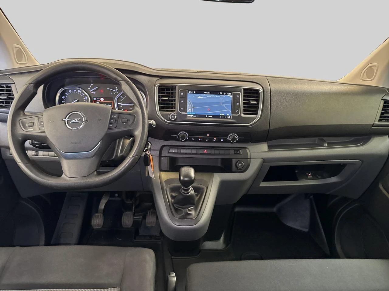 Opel-Vivaro-image-12