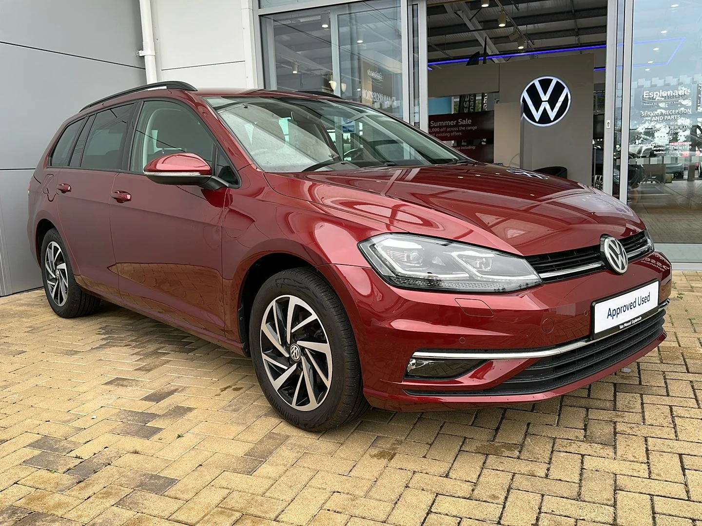 Volkswagen-Golf-image-18