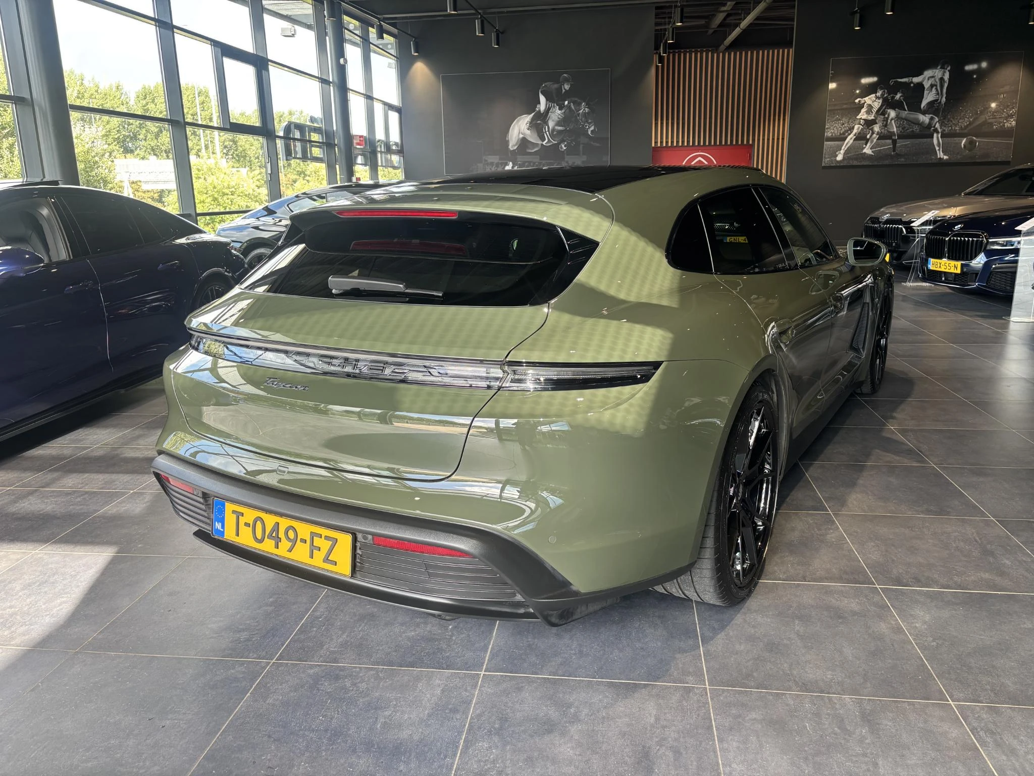 Porsche-Taycan-image-6