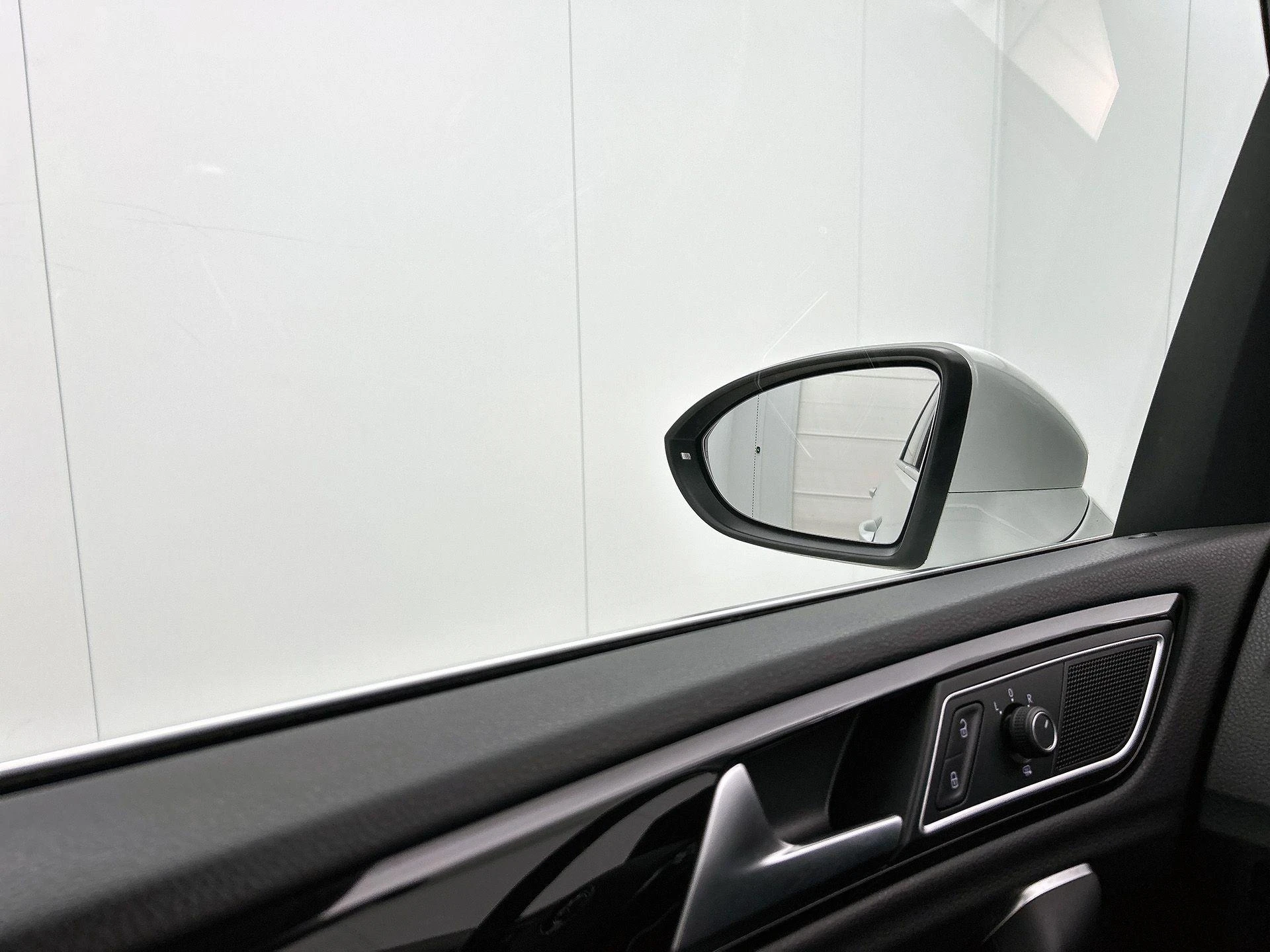 Volkswagen-Golf Sportsvan-image-18