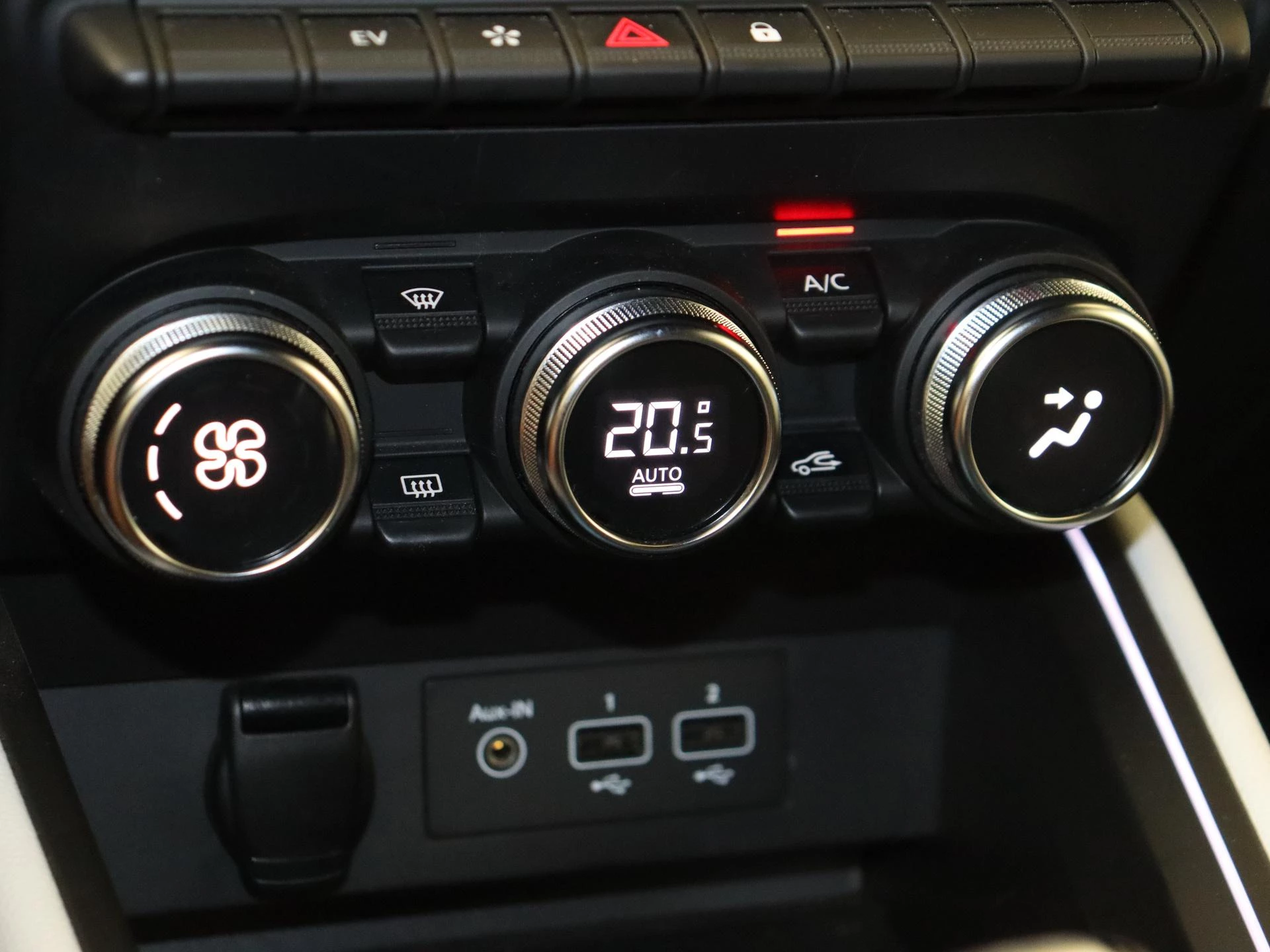 Renault-Clio-image-18