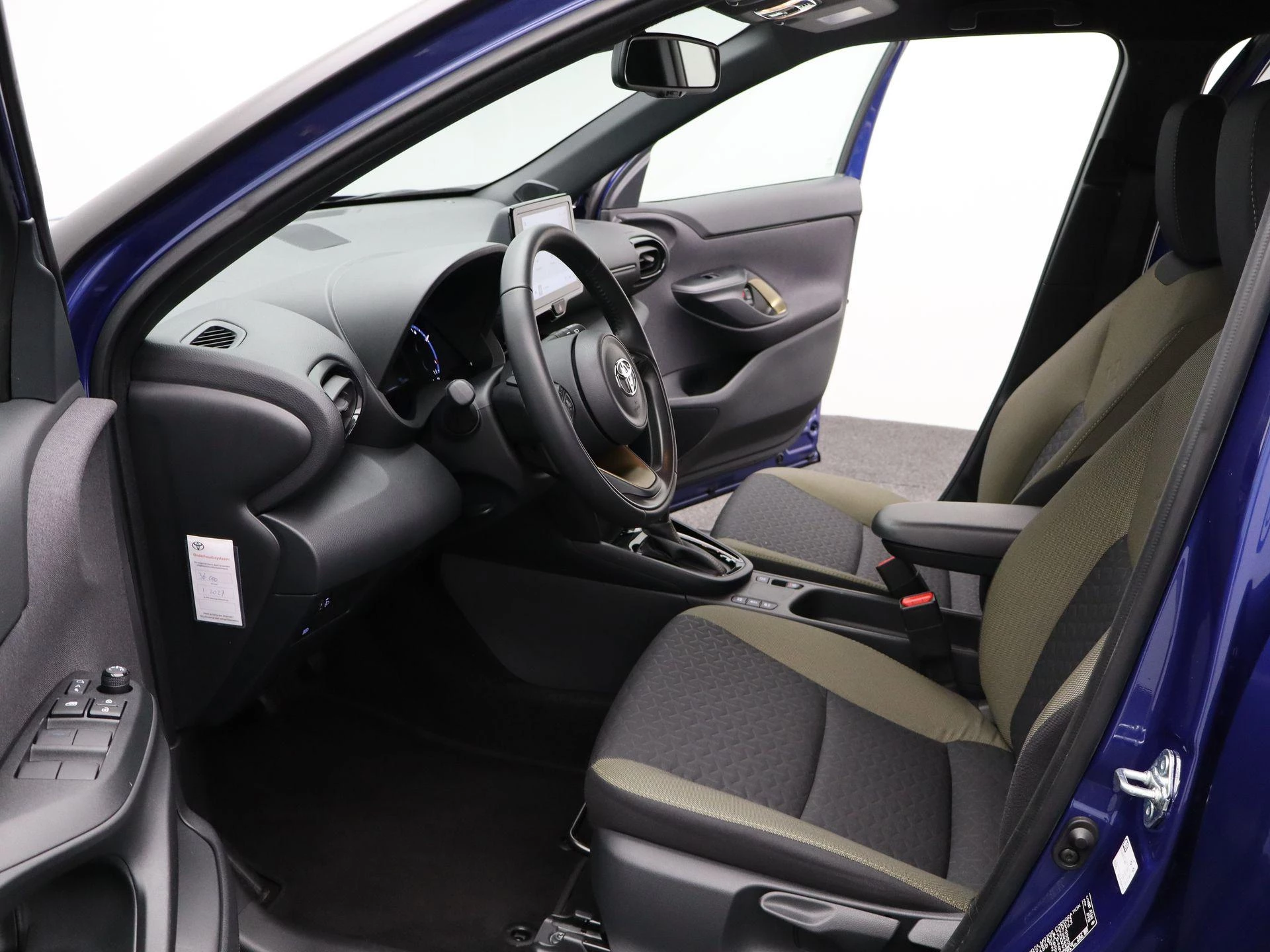 Toyota-Yaris Cross-image-11