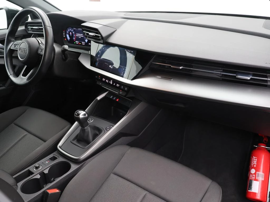 Audi A3 Sportback Audi A3 Sportback Attraction 30TFSI 110PK *VIRTUAL COCKPIT*NAVI*CRUISE*PDC ACHTER*APP-CONNECT*KEYLESS GO*LANE ASSIST*...*