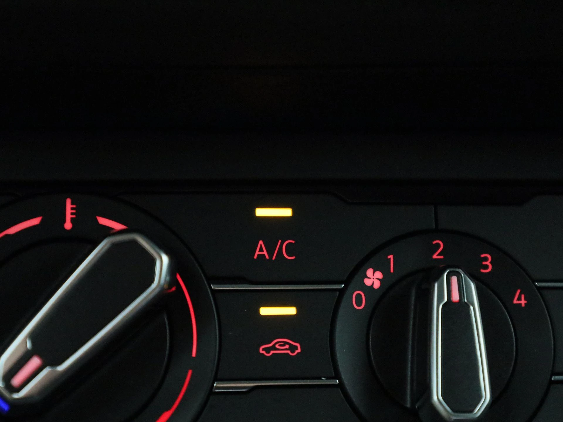 Volkswagen-Polo-image-22