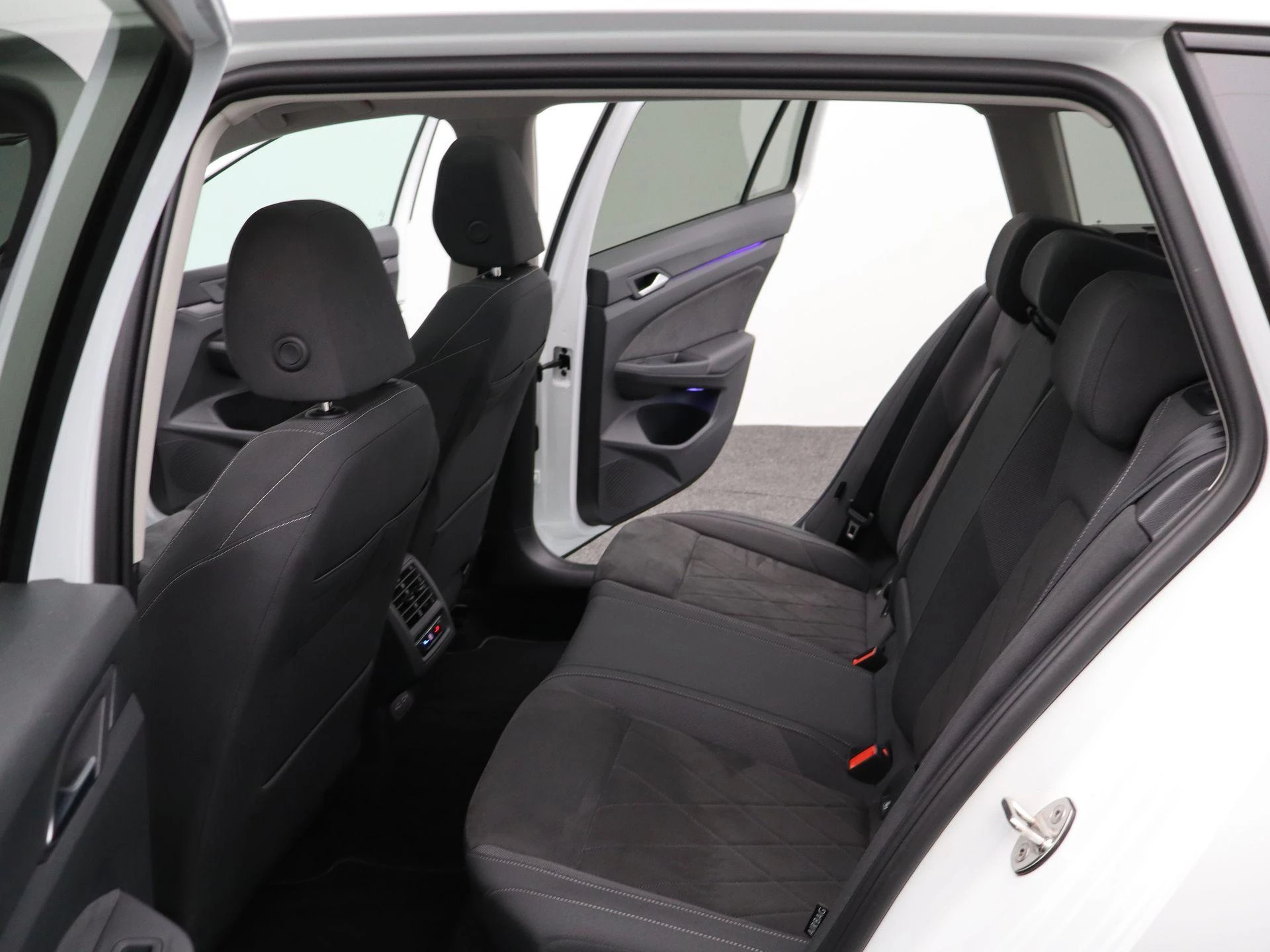 Volkswagen Golf Variant 1.5 eTSI R-Line Business