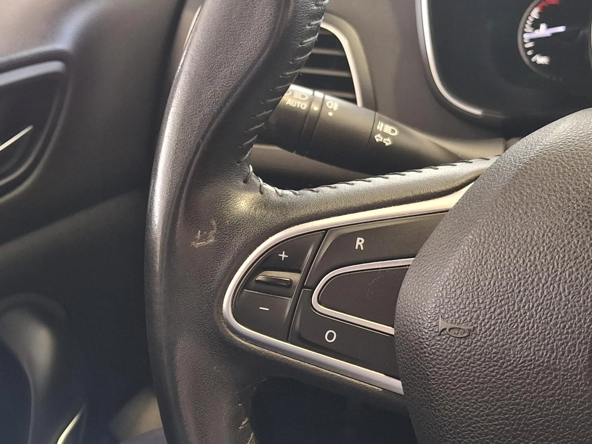 Renault-Mégane Estate-image-19