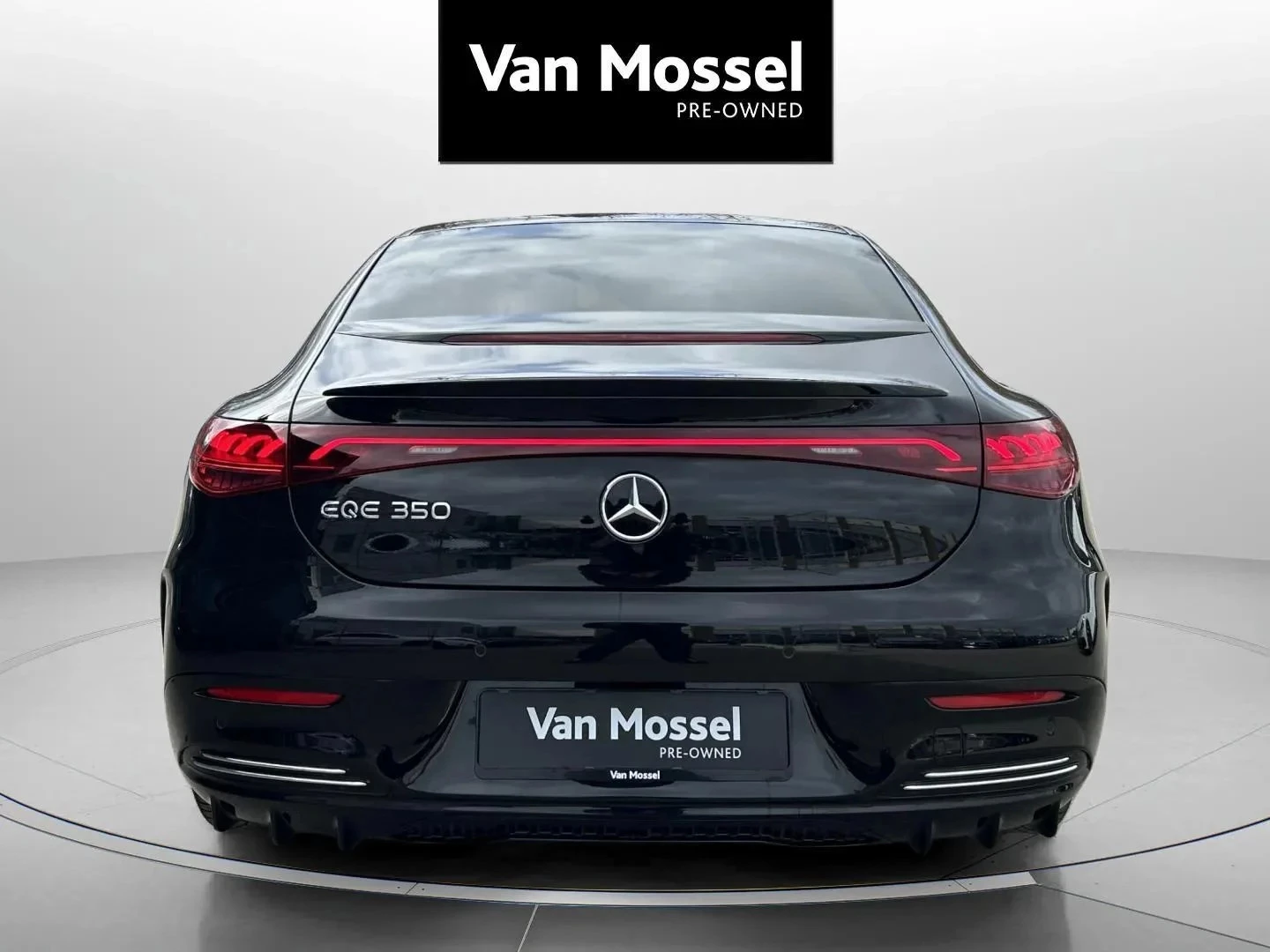 Mercedes-Benz-EQE-image-5