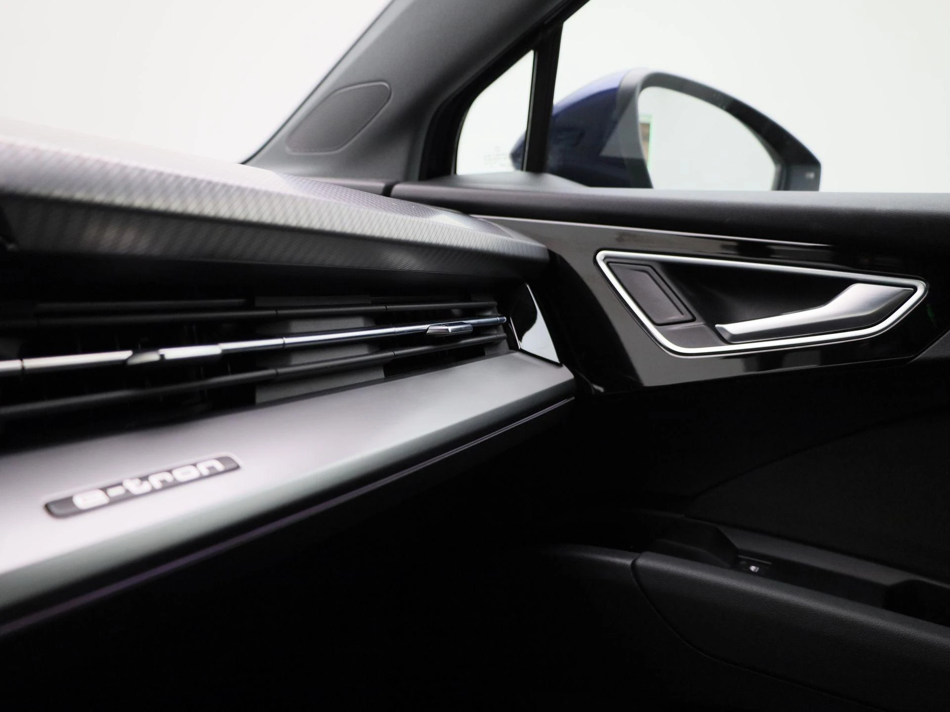 Audi-Q4 e-tron-image-26