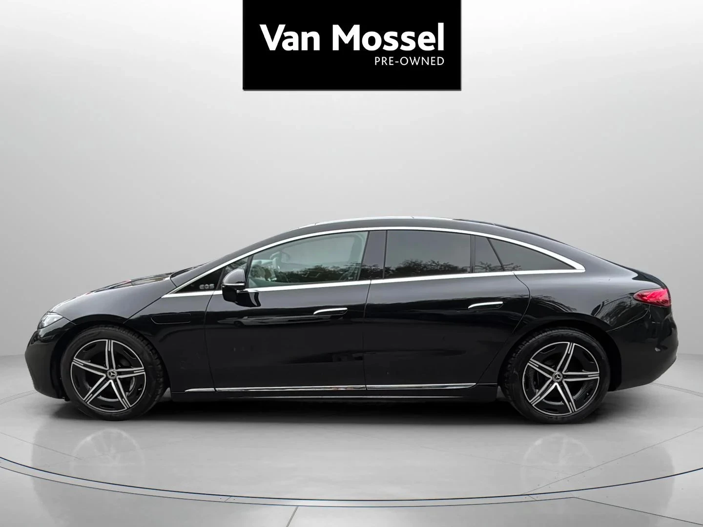 Mercedes-Benz-EQS-image-1