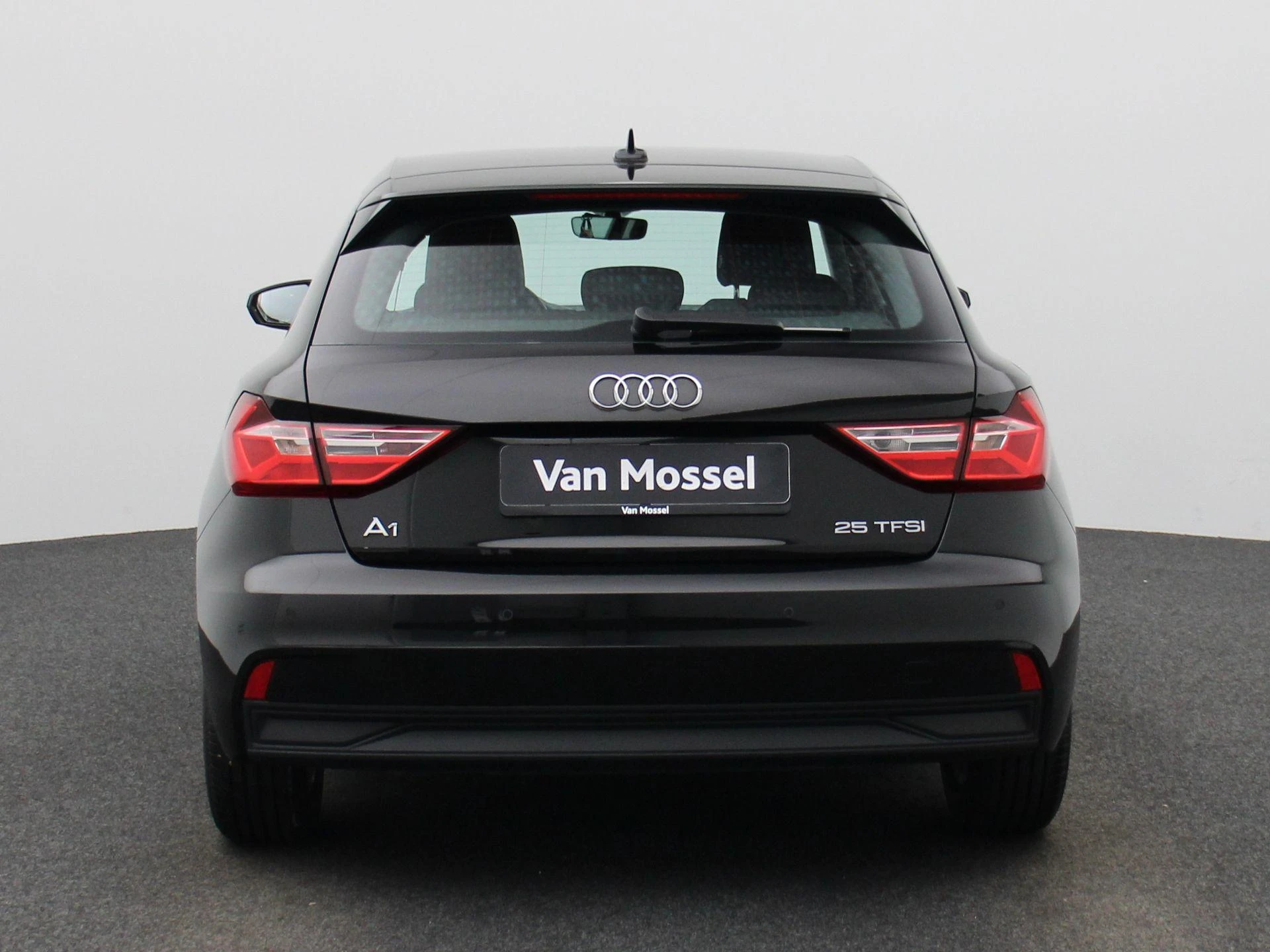 Audi-A1 Sportback-image-4