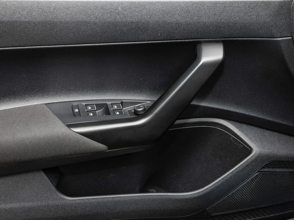 Volkswagen-Polo-image-14