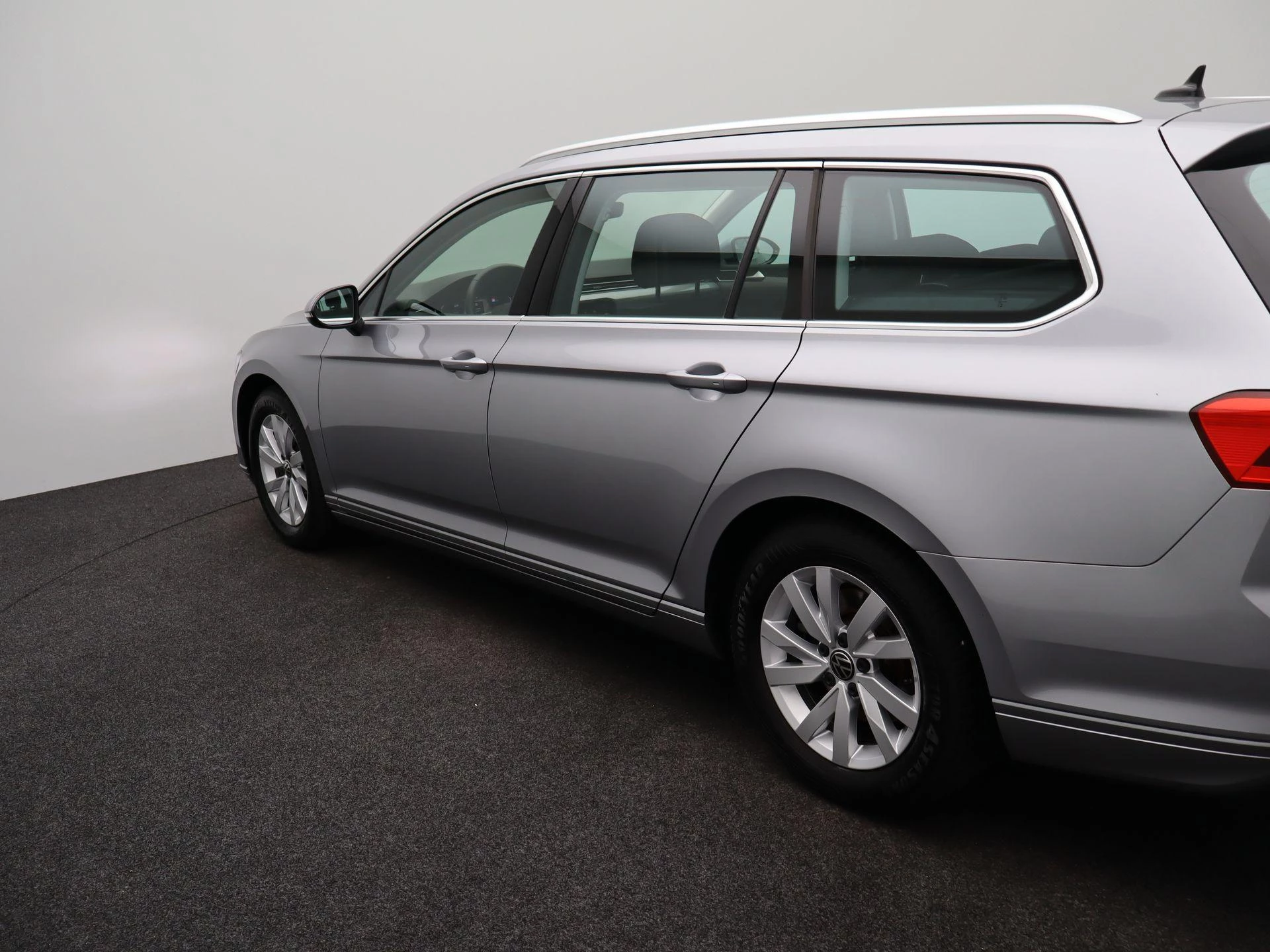 Volkswagen-Passat-image-34